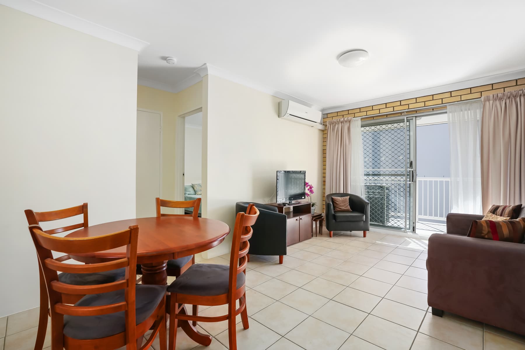 7/33 Bayliss Street, Toowong - Thumbnail 2