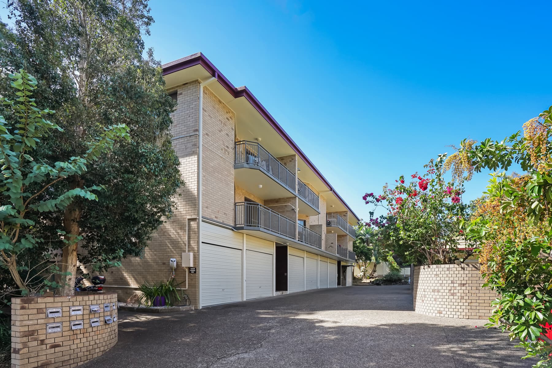 2/20 Brisbane Street, St Lucia - Thumbnail 2