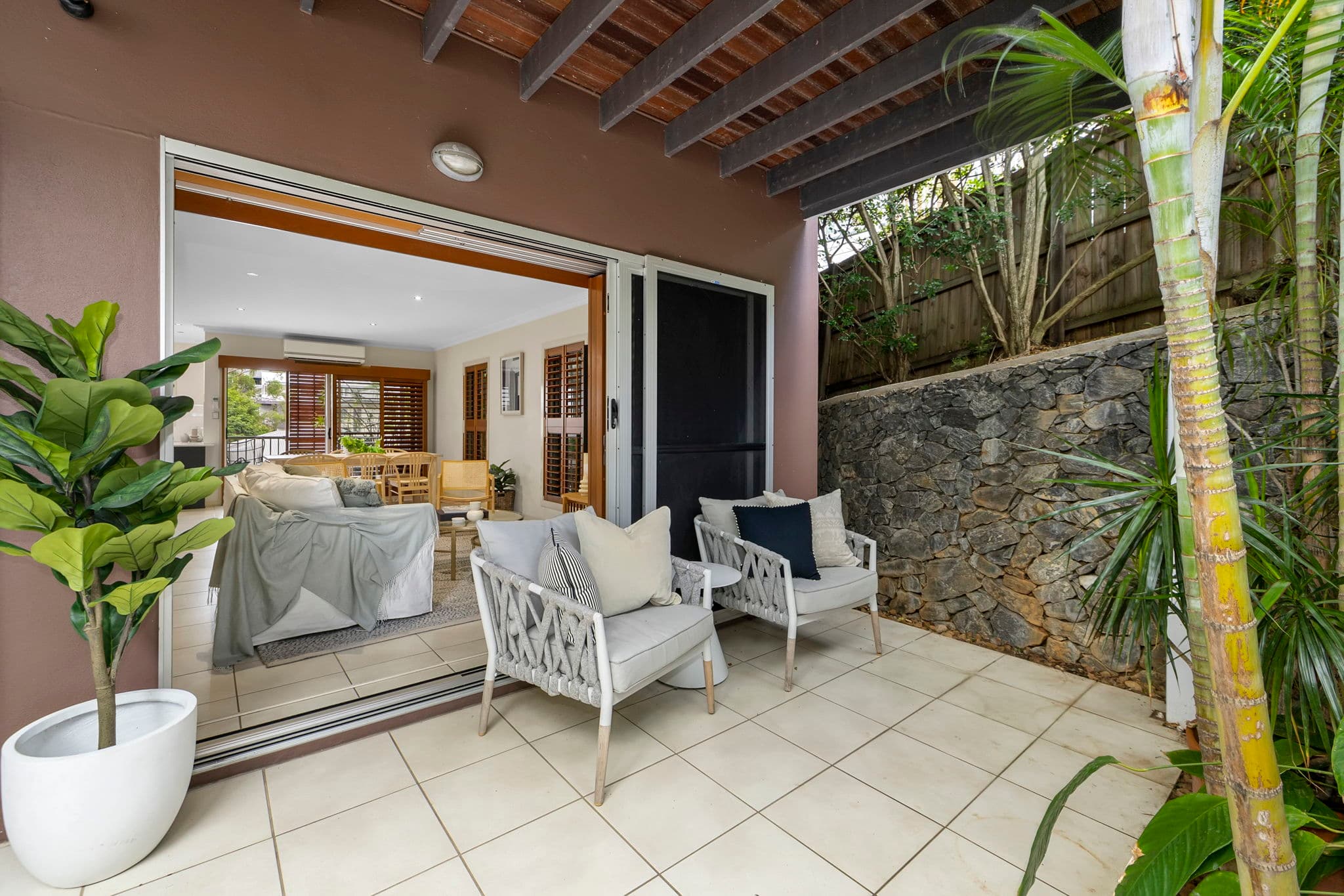 7/25 Rennie Street, Indooroopilly - Thumbnail 2