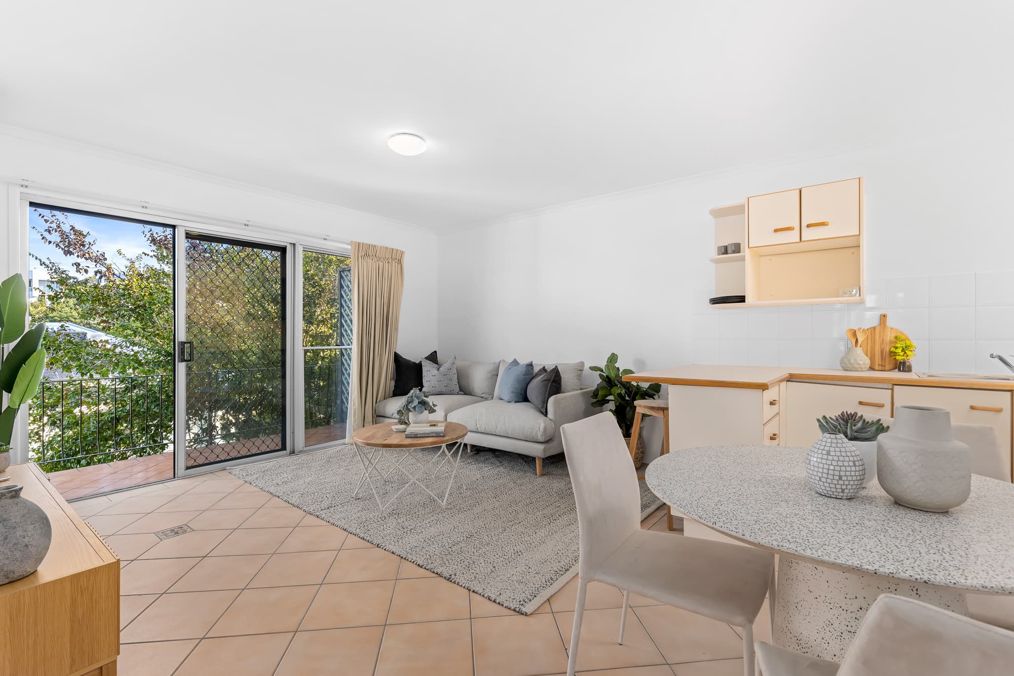 2/39 Adsett Street, Taringa - Thumbnail 2