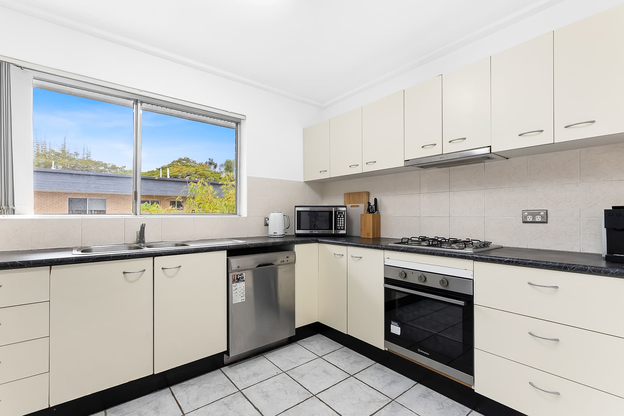 9/138 Clarence Road, Indooroopilly - Thumbnail 5
