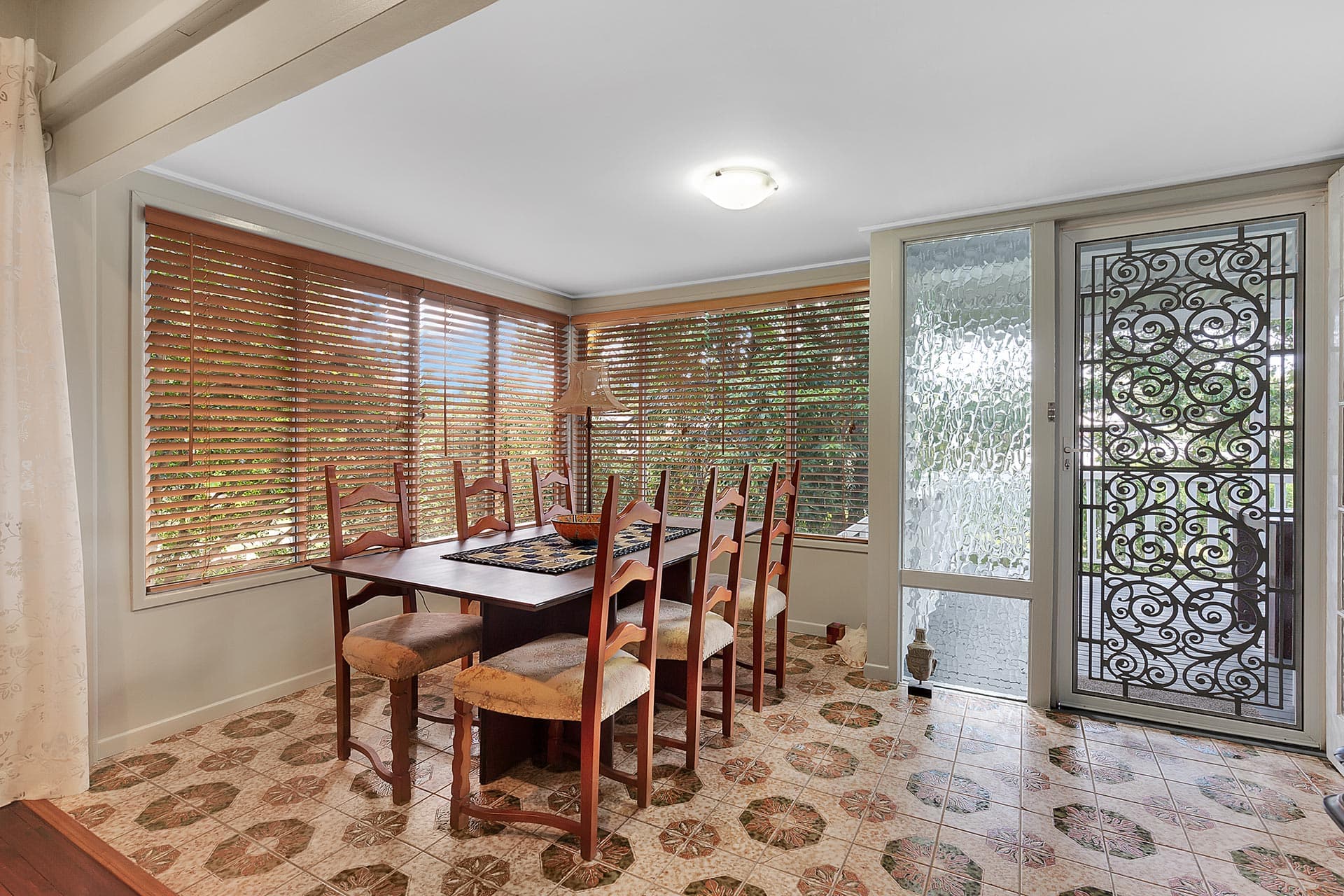 42 Fairley Street, Indooroopilly - Thumbnail 6