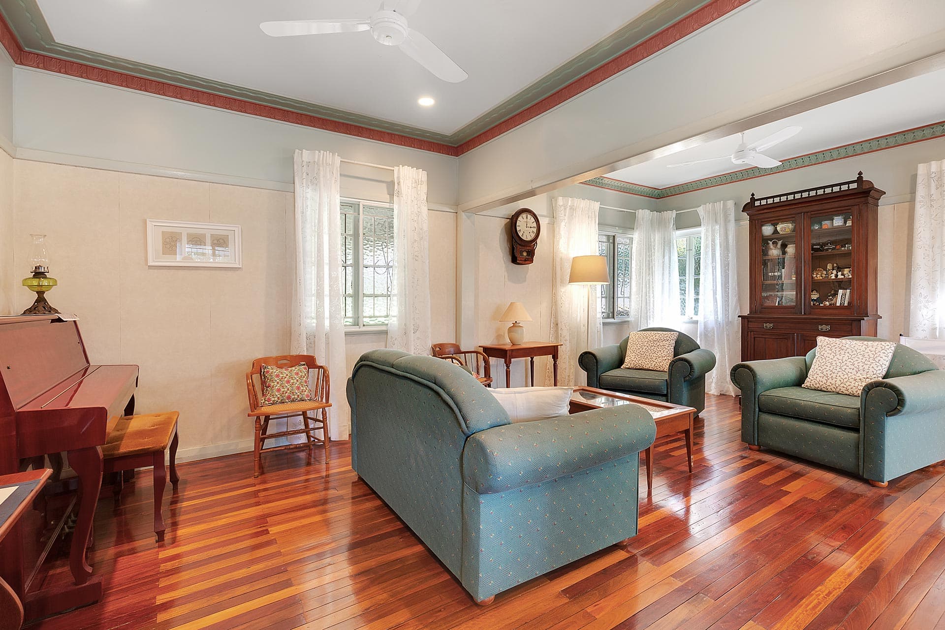42 Fairley Street, Indooroopilly - Thumbnail 3