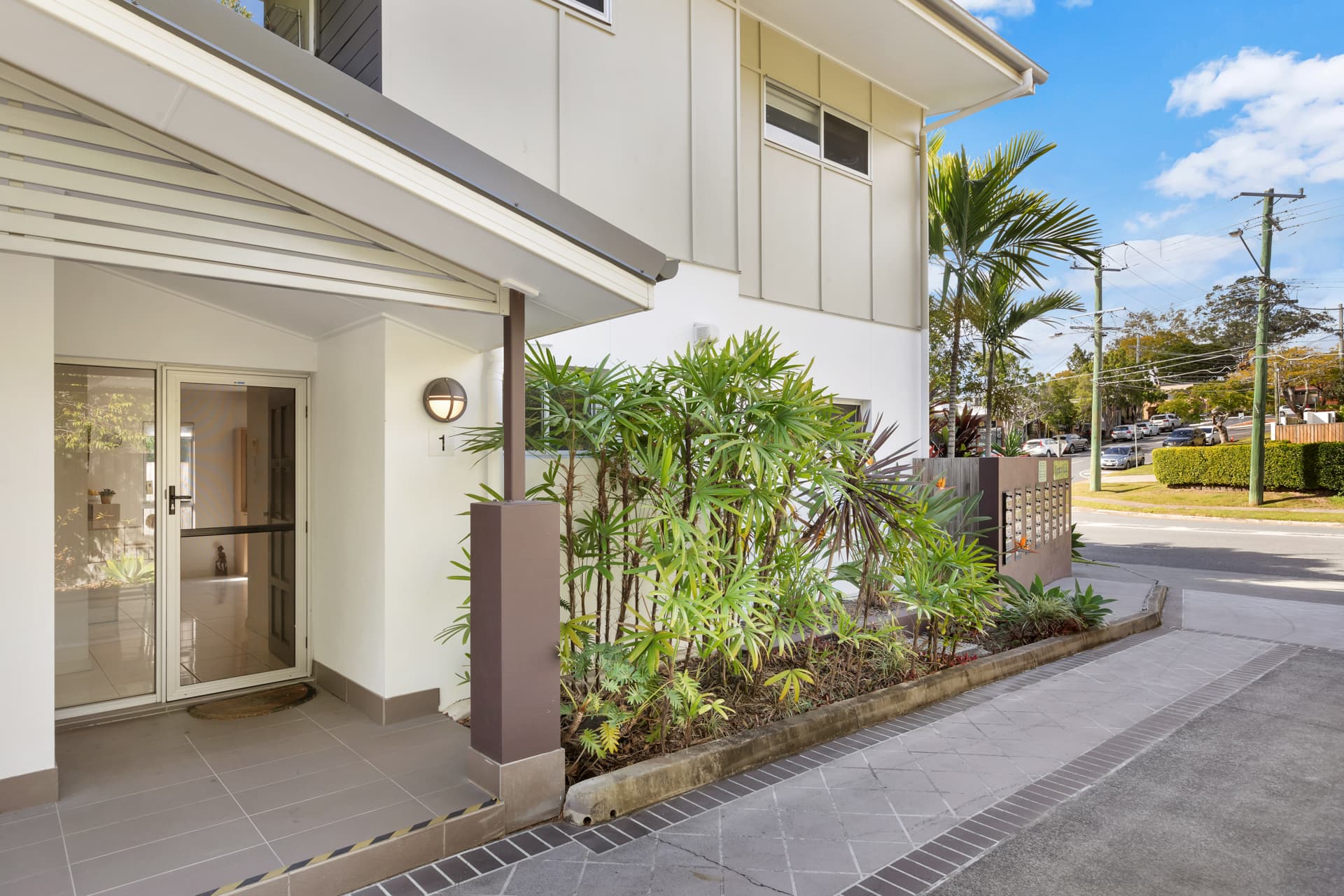 1/17 Marshall Lane, Kenmore - Image 1