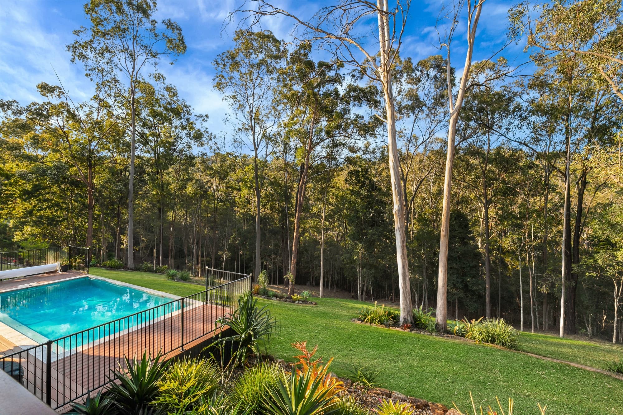 120 Hornsey Road, Anstead - Image 1