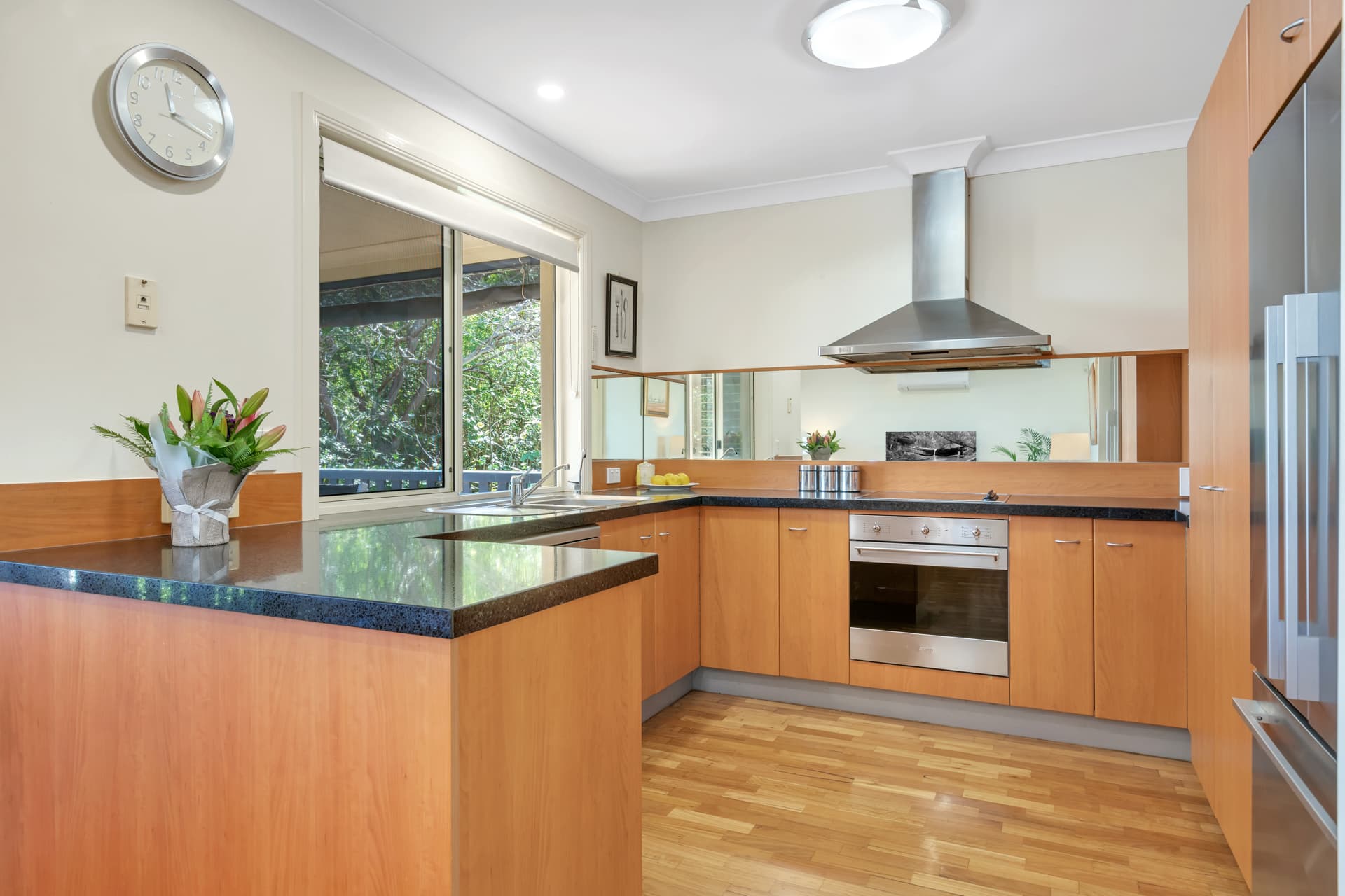 4/25 Clarence Road, Indooroopilly - Thumbnail 7