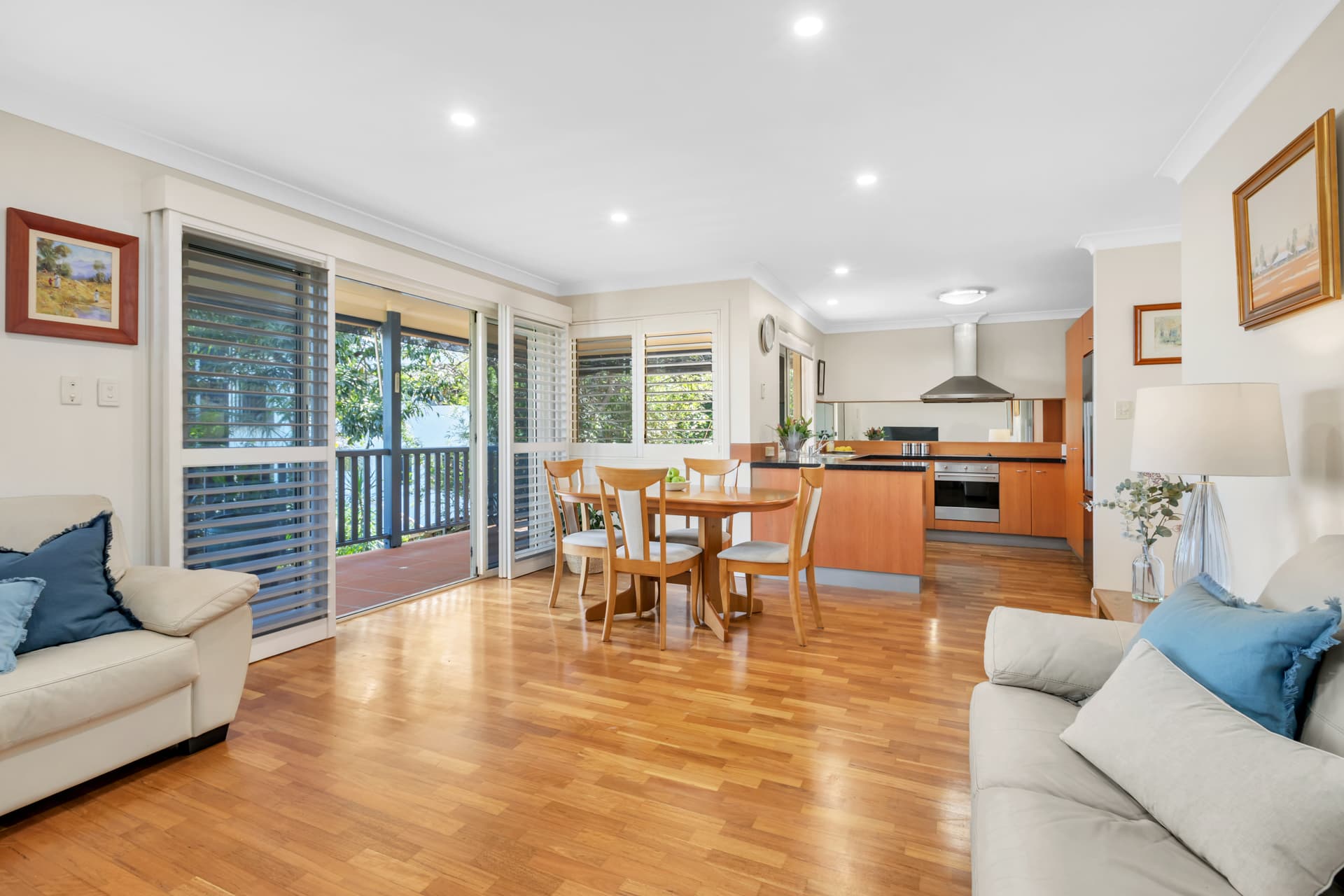 4/25 Clarence Road, Indooroopilly - Image 1