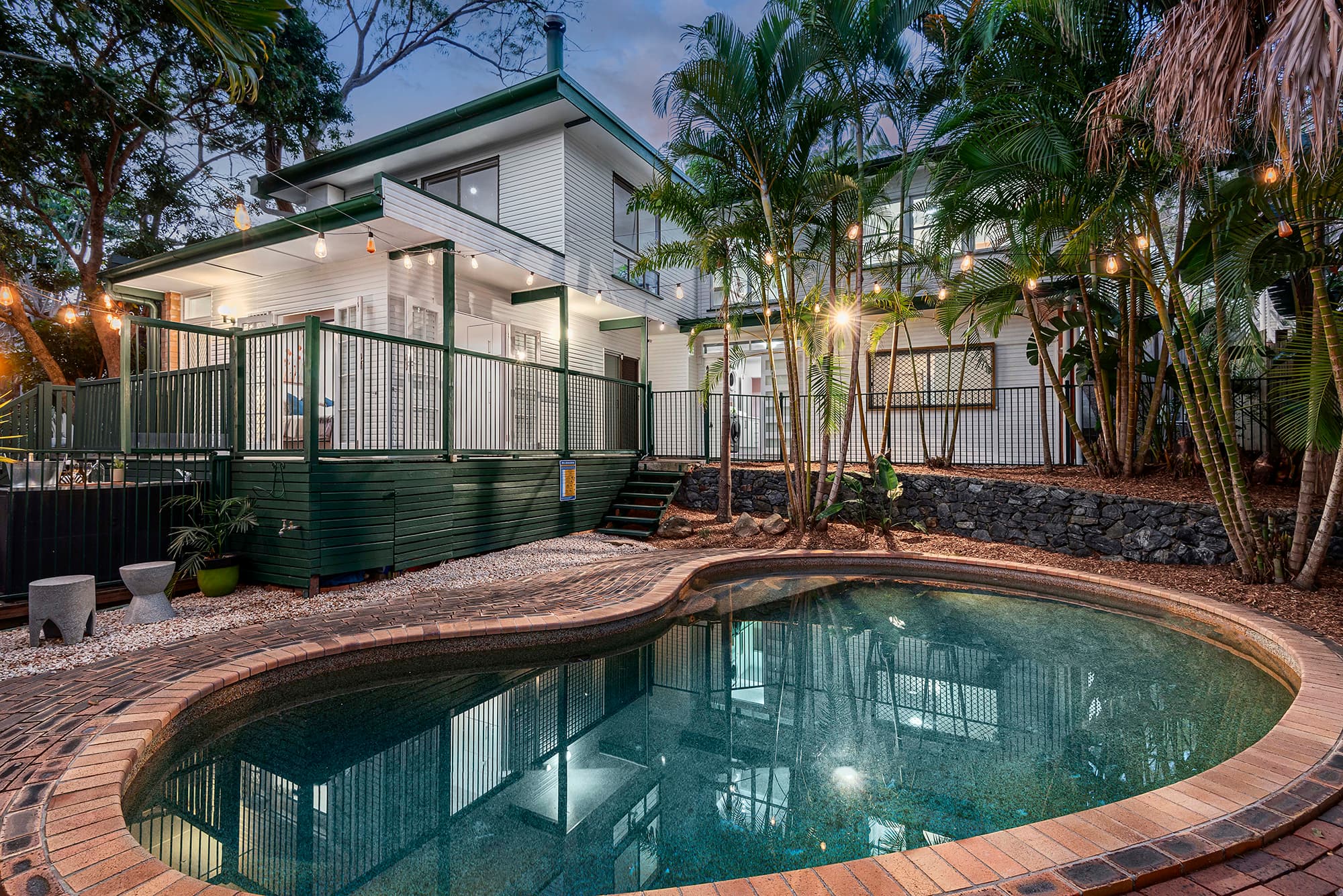 12 Crag Road, Taringa - Image 1