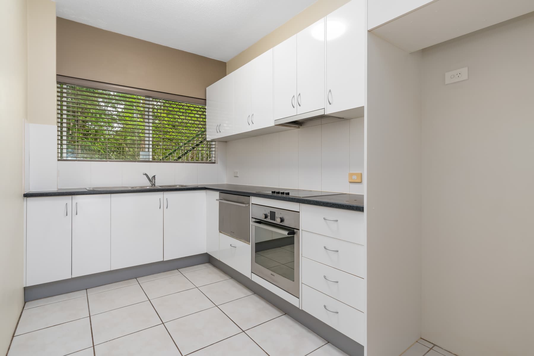 1/8 Terrace Street, Toowong - Thumbnail 3