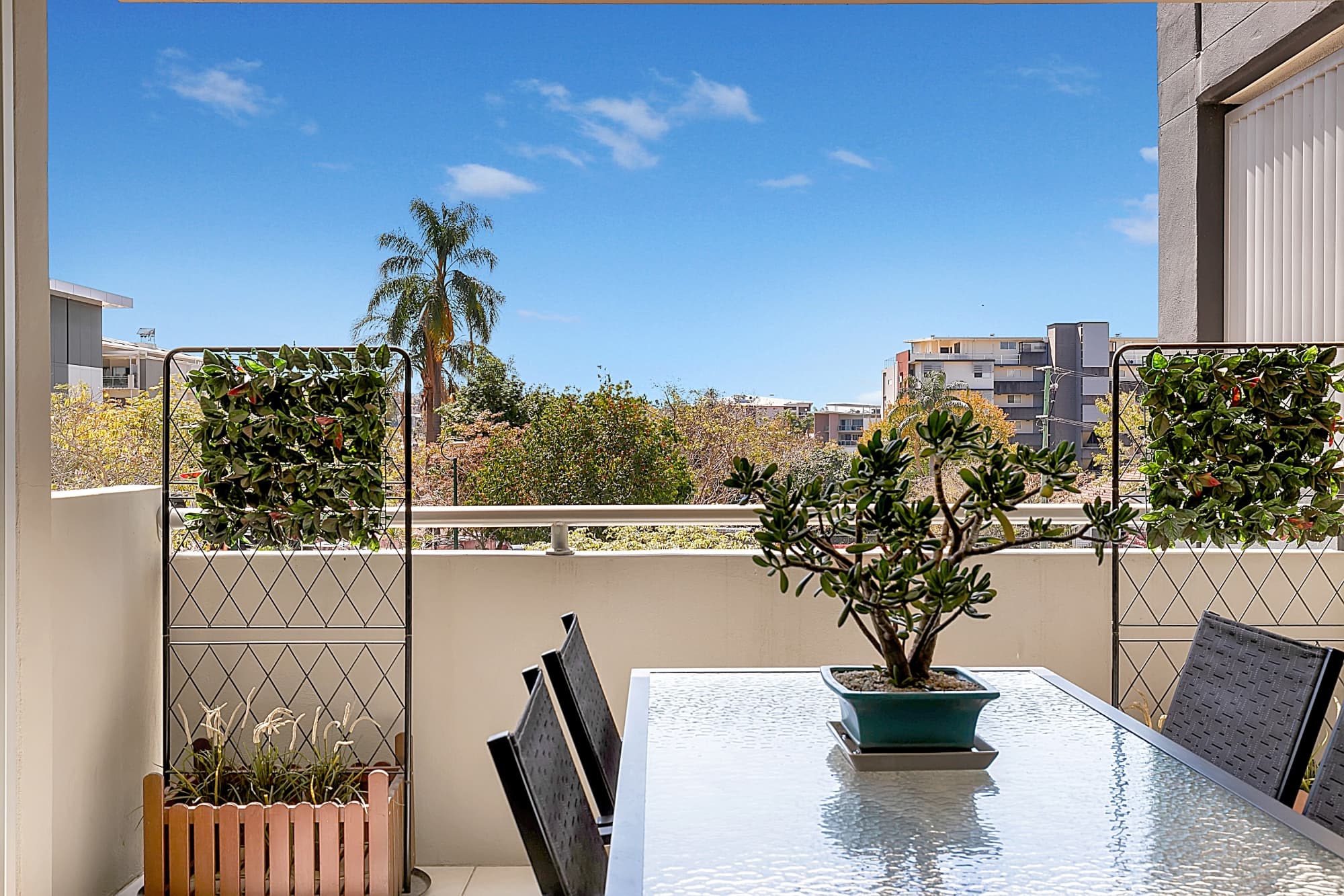 2/27 Station Road, Indooroopilly - Thumbnail 3