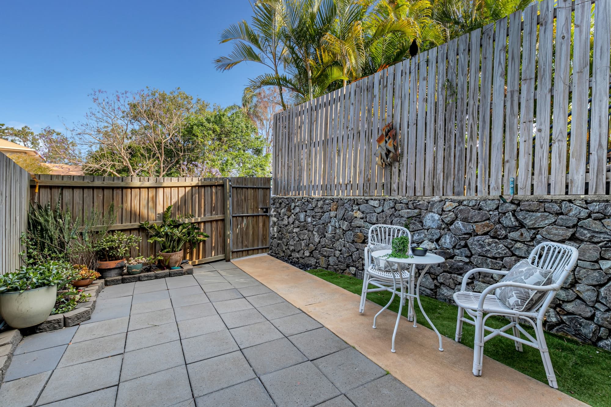 2/11 Burt Street, Auchenflower - Image 1