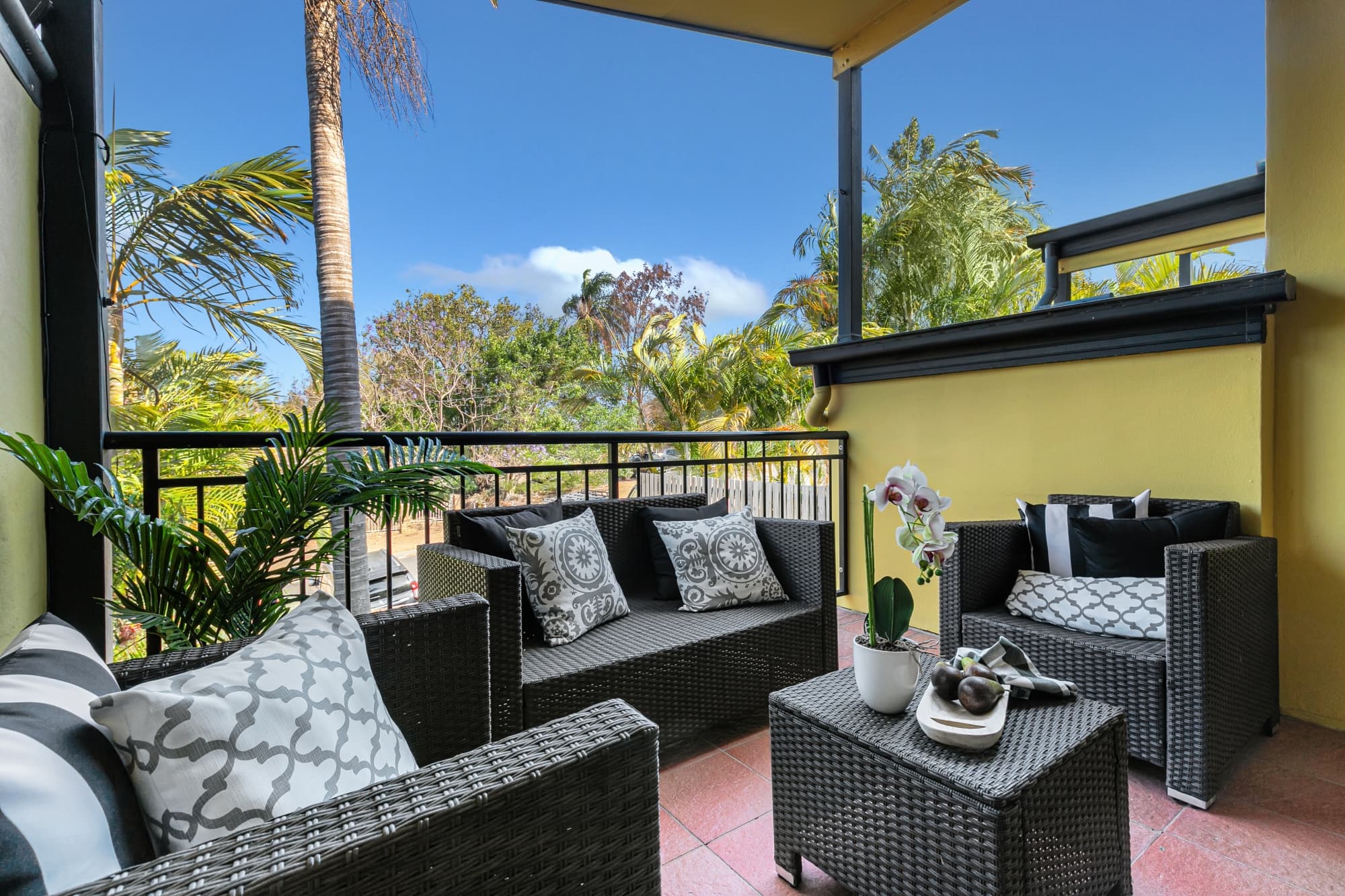 2/11 Burt Street, Auchenflower - Thumbnail 2