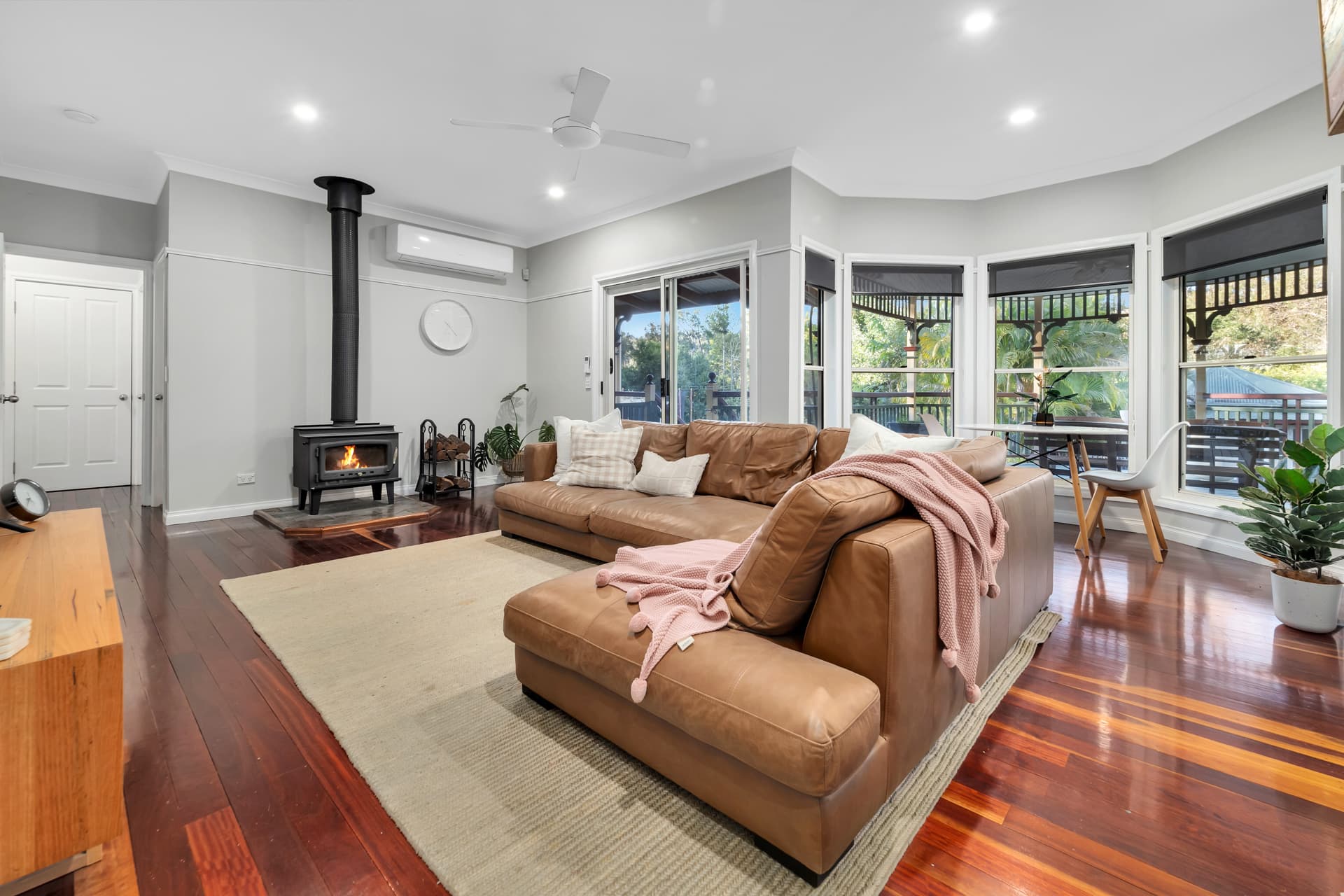 136 Hornsey Road, Anstead - Thumbnail 2
