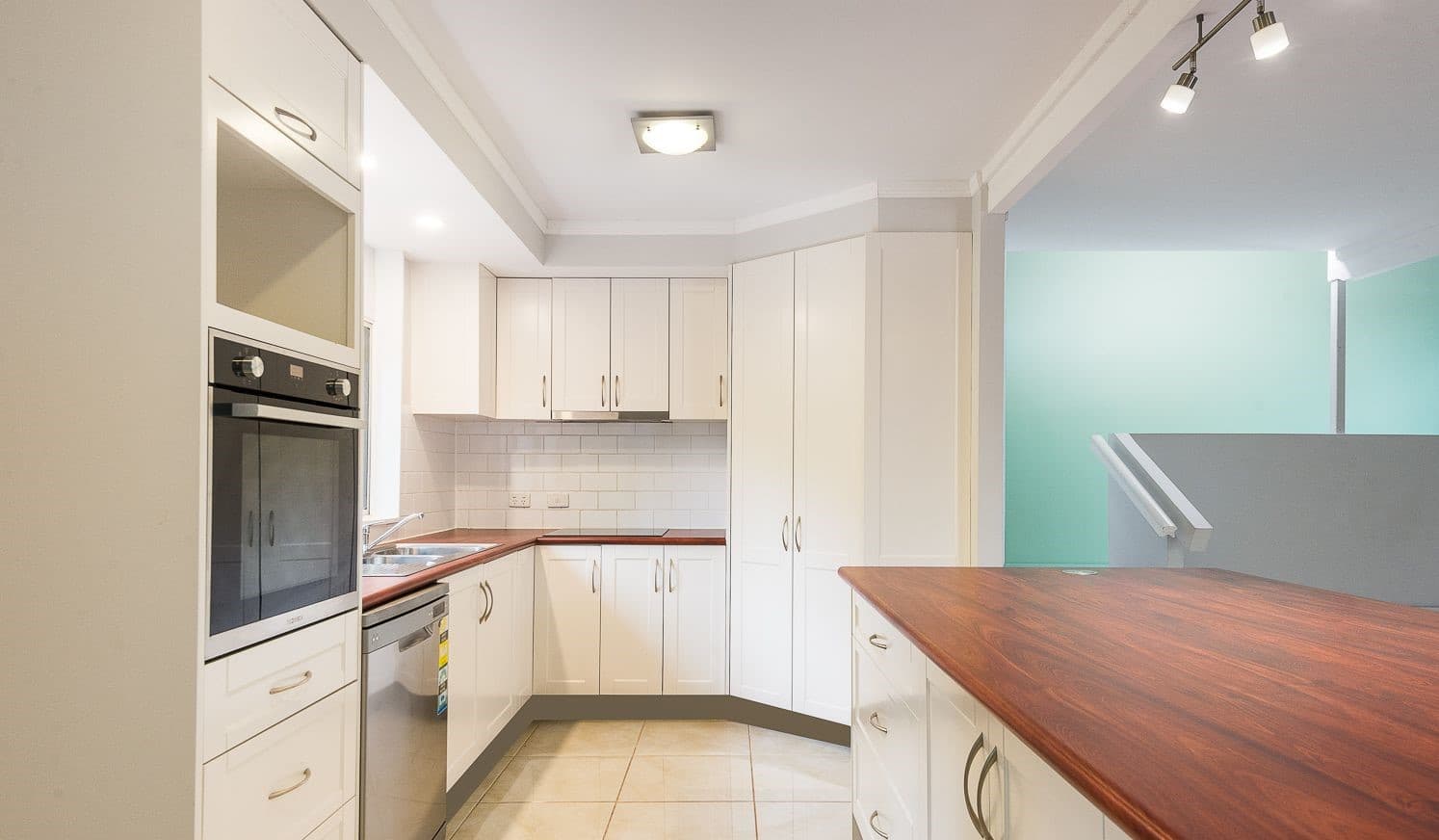 93 Essendon Road, Anstead - Thumbnail 3