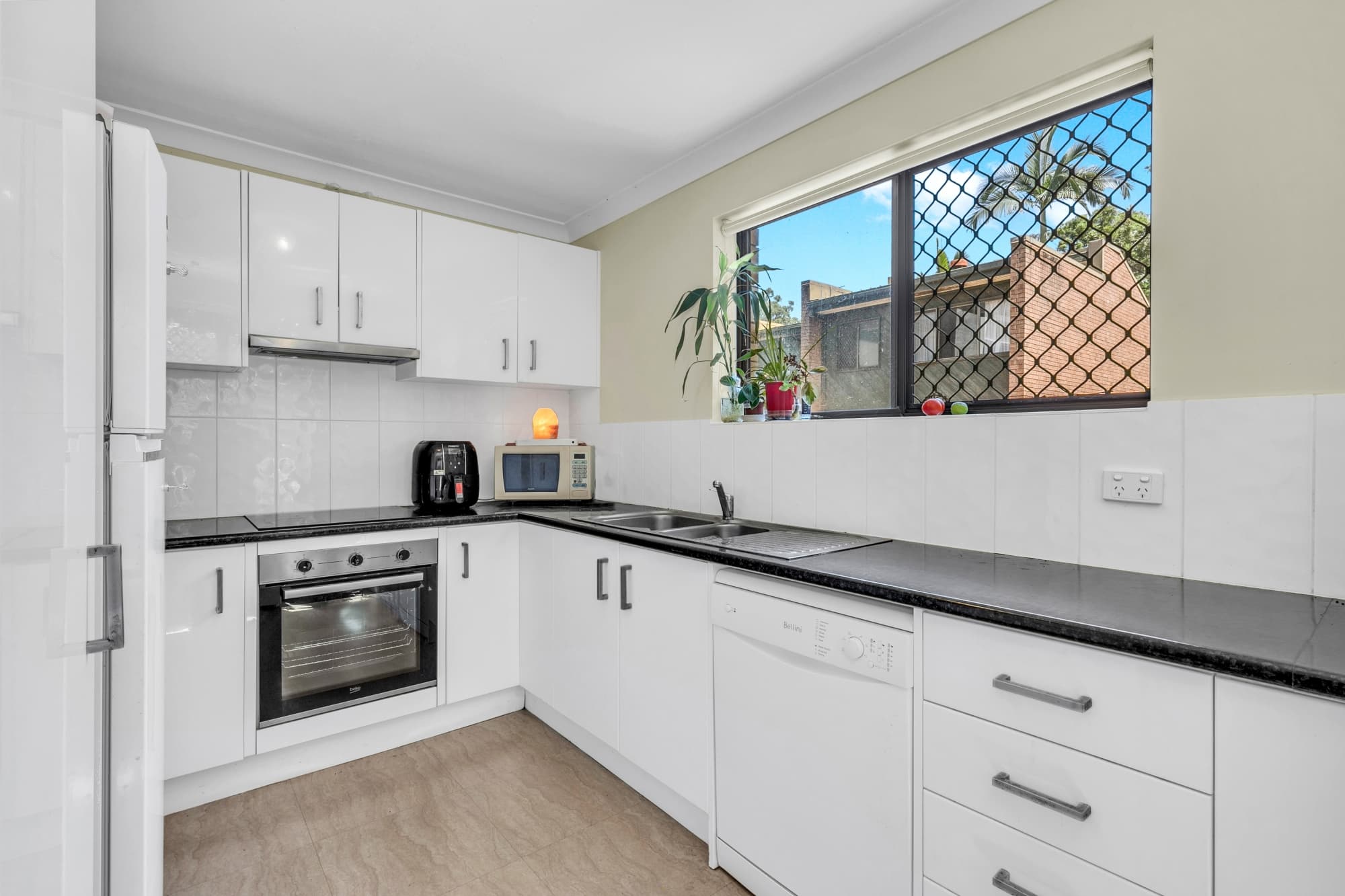 3/61 Depper Street, St Lucia - Thumbnail 4