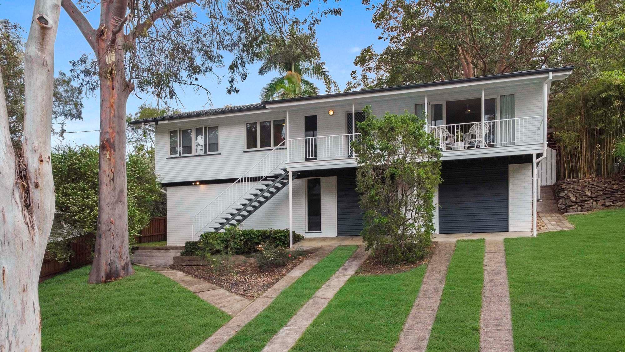 16 Kewarra Street, Kenmore - Image 1
