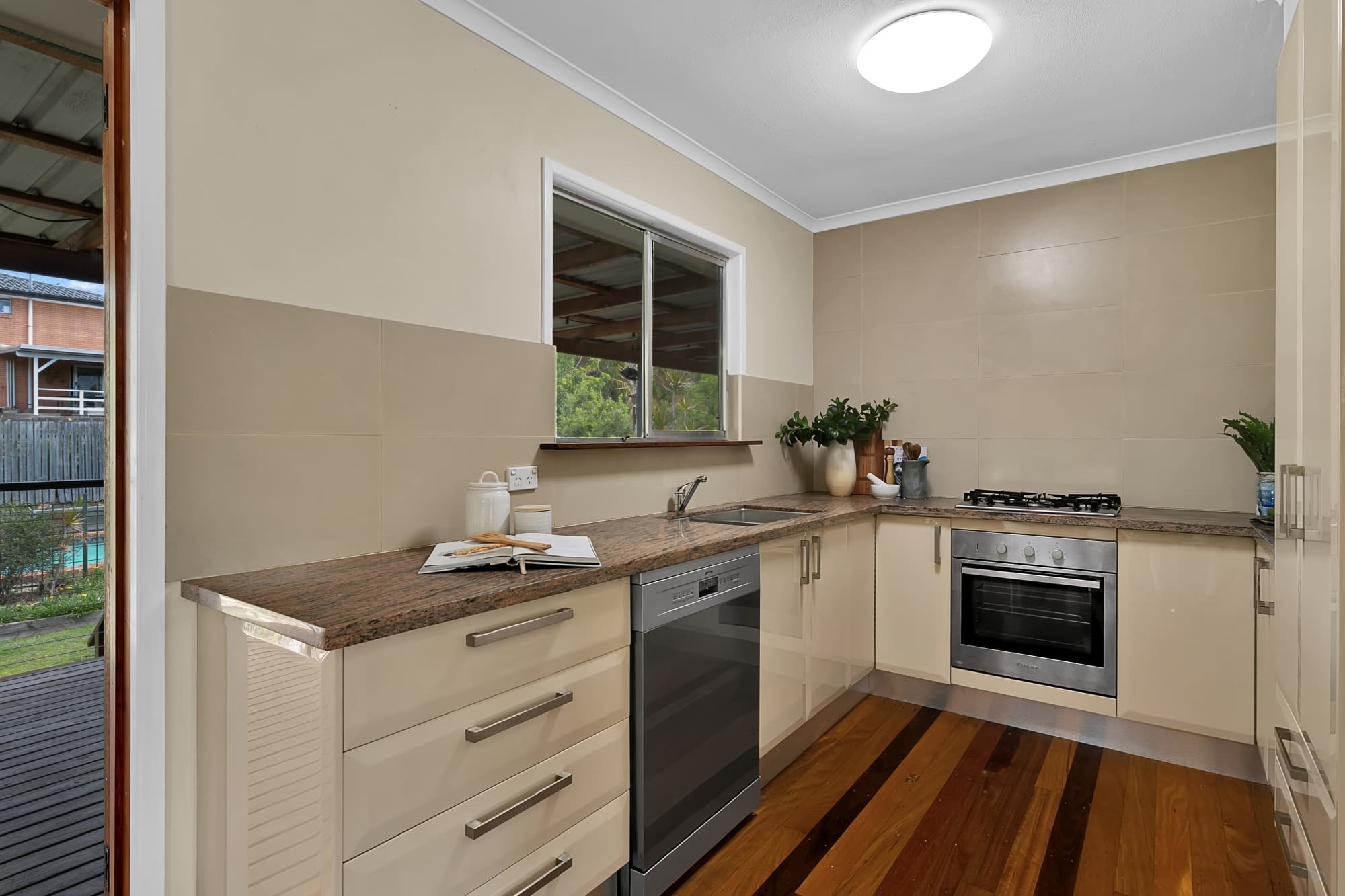 38 Pack Street, Jamboree Heights - Thumbnail 3