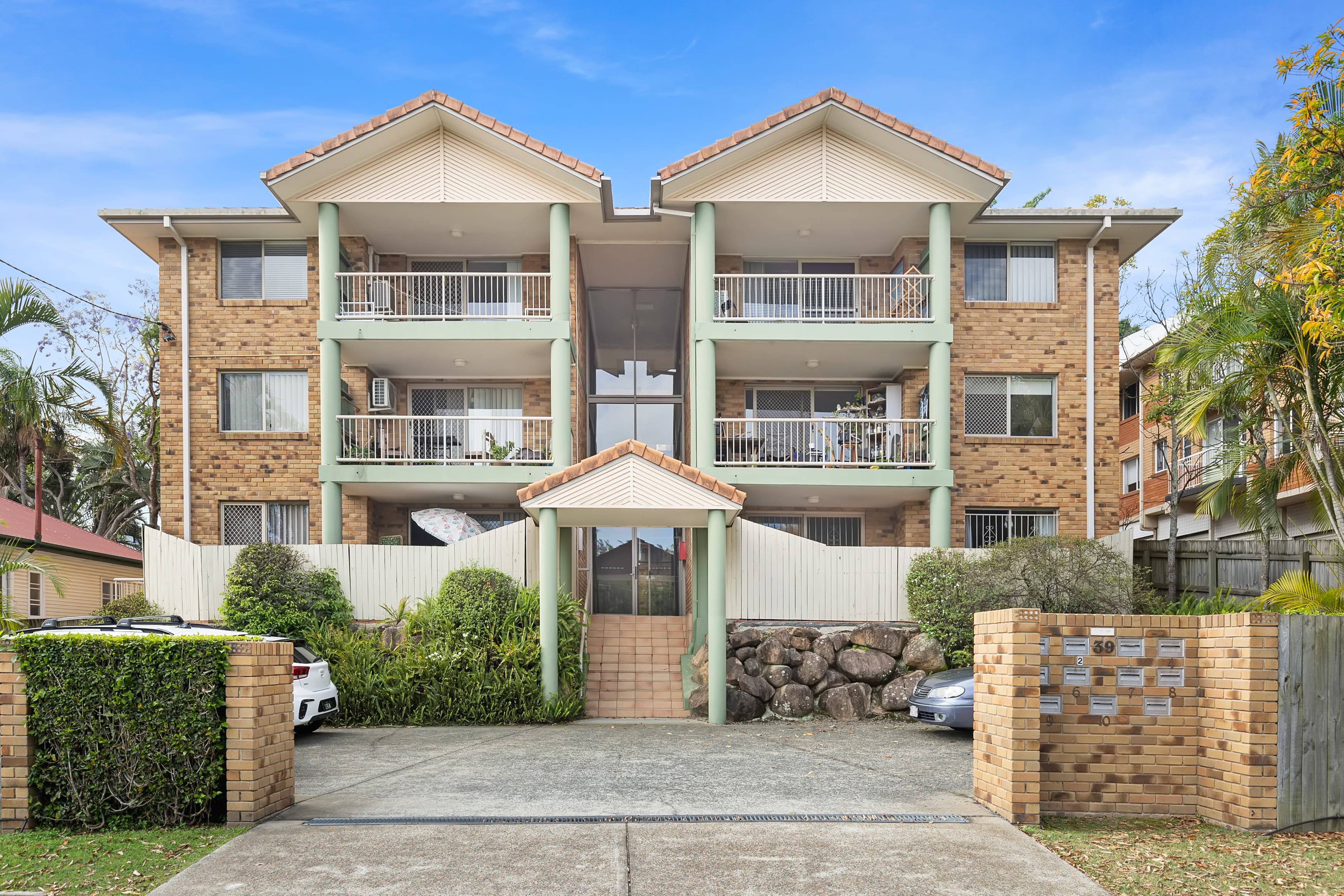 2/39 Ada Street, Taringa - Image 1