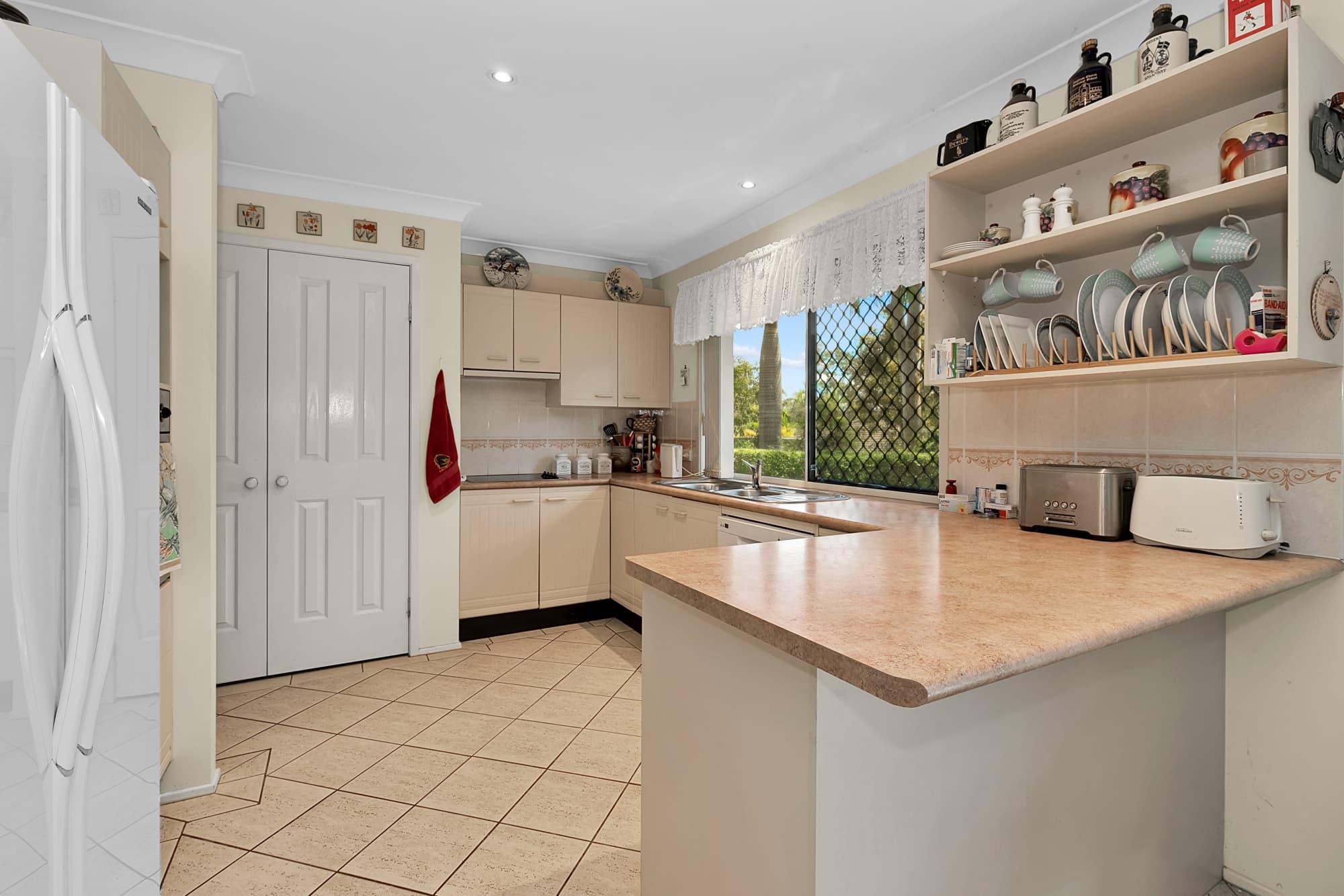 24 Pioneer Crescent, Bellbowrie - Thumbnail 3