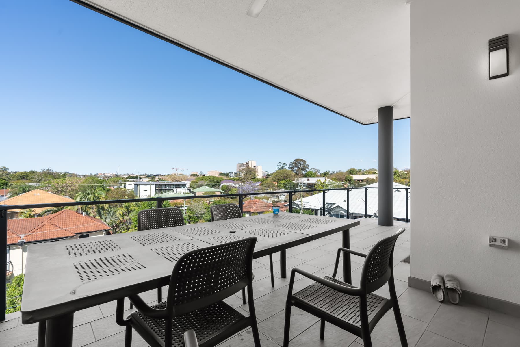 28/2 Laurence Street, St Lucia - Thumbnail 3