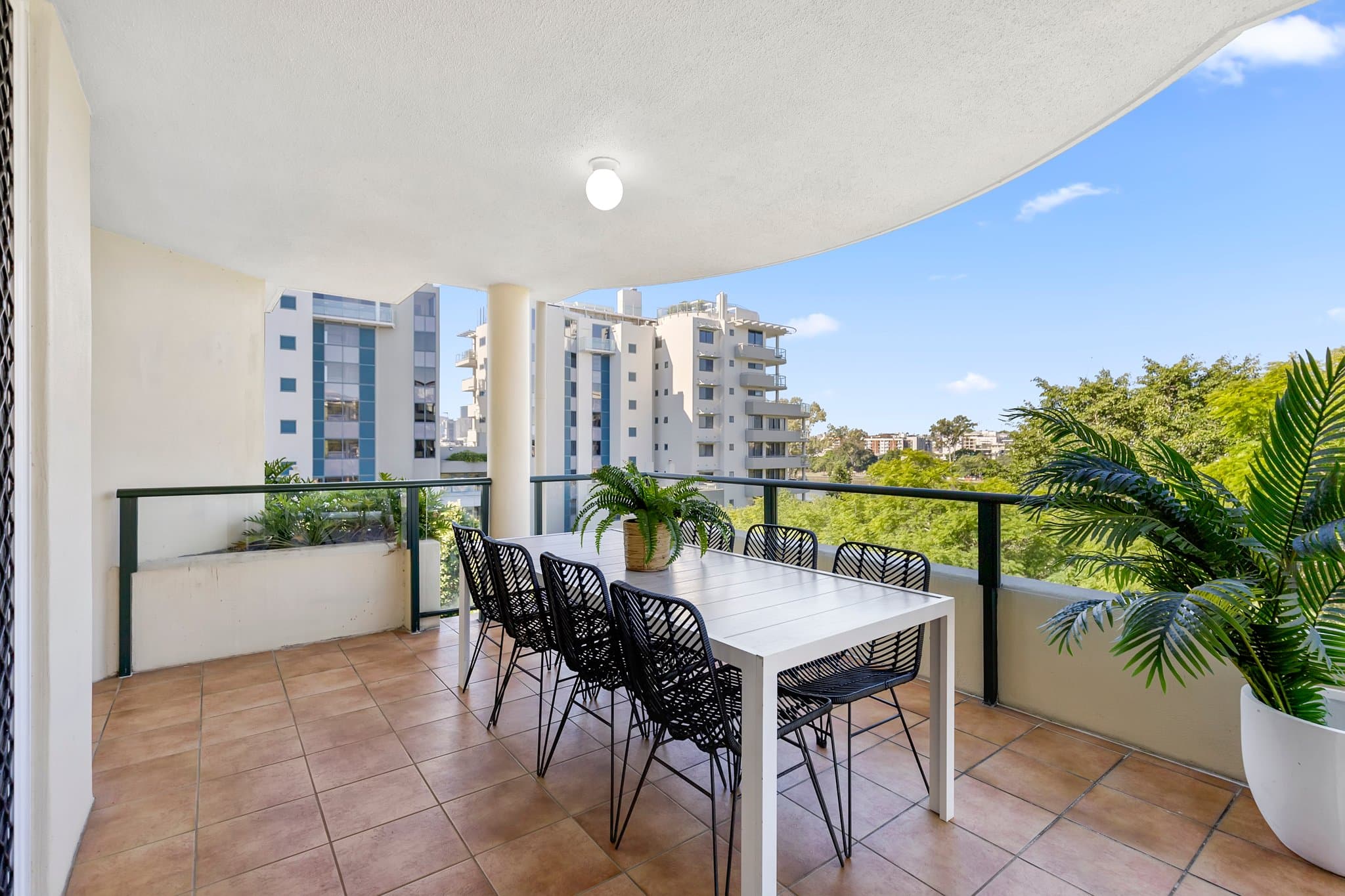 24/16 Patrick Lane, Toowong - Thumbnail 3
