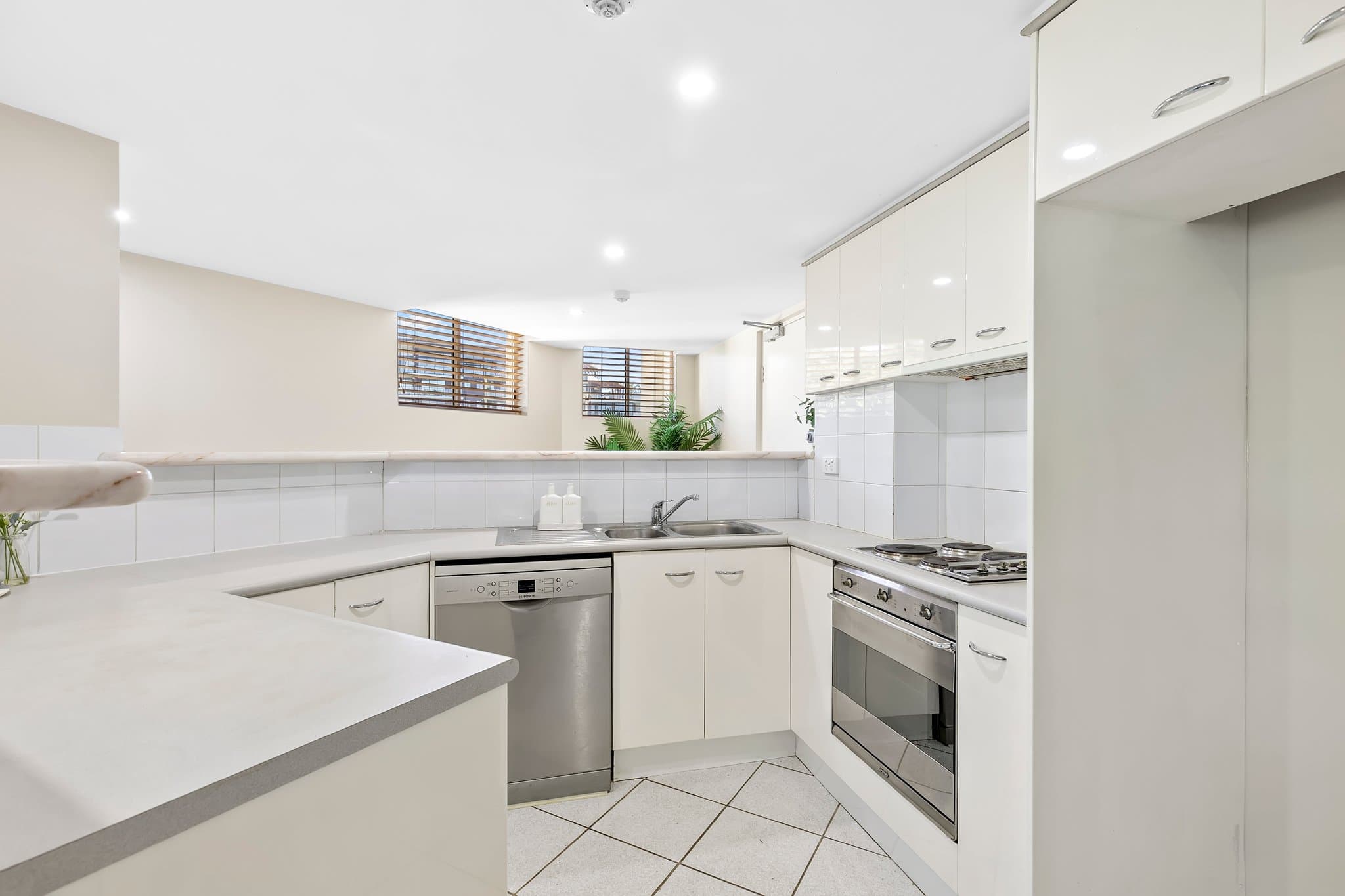 24/16 Patrick Lane, Toowong - Thumbnail 5