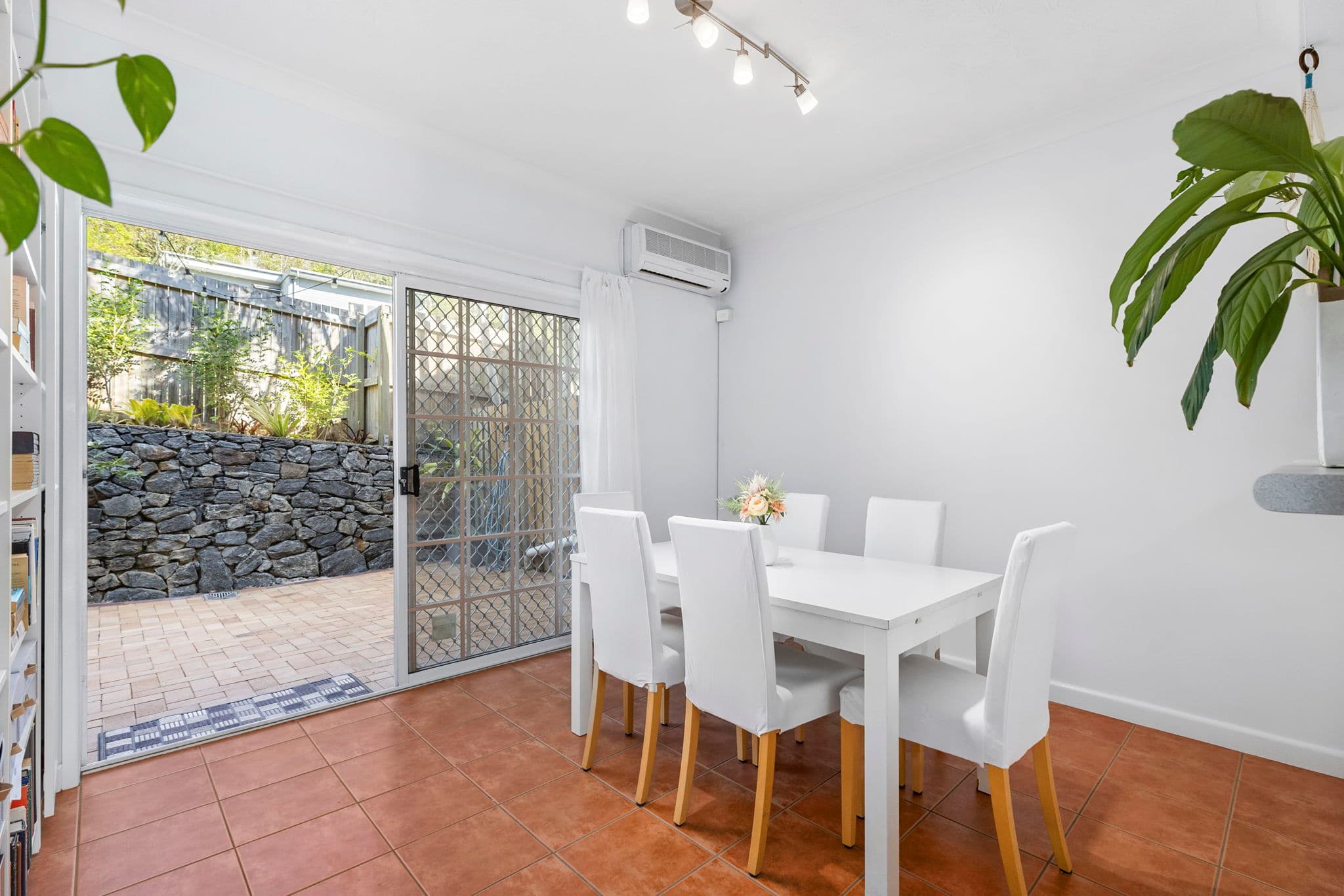 3/2-4 Moore Street, Taringa - Thumbnail 2