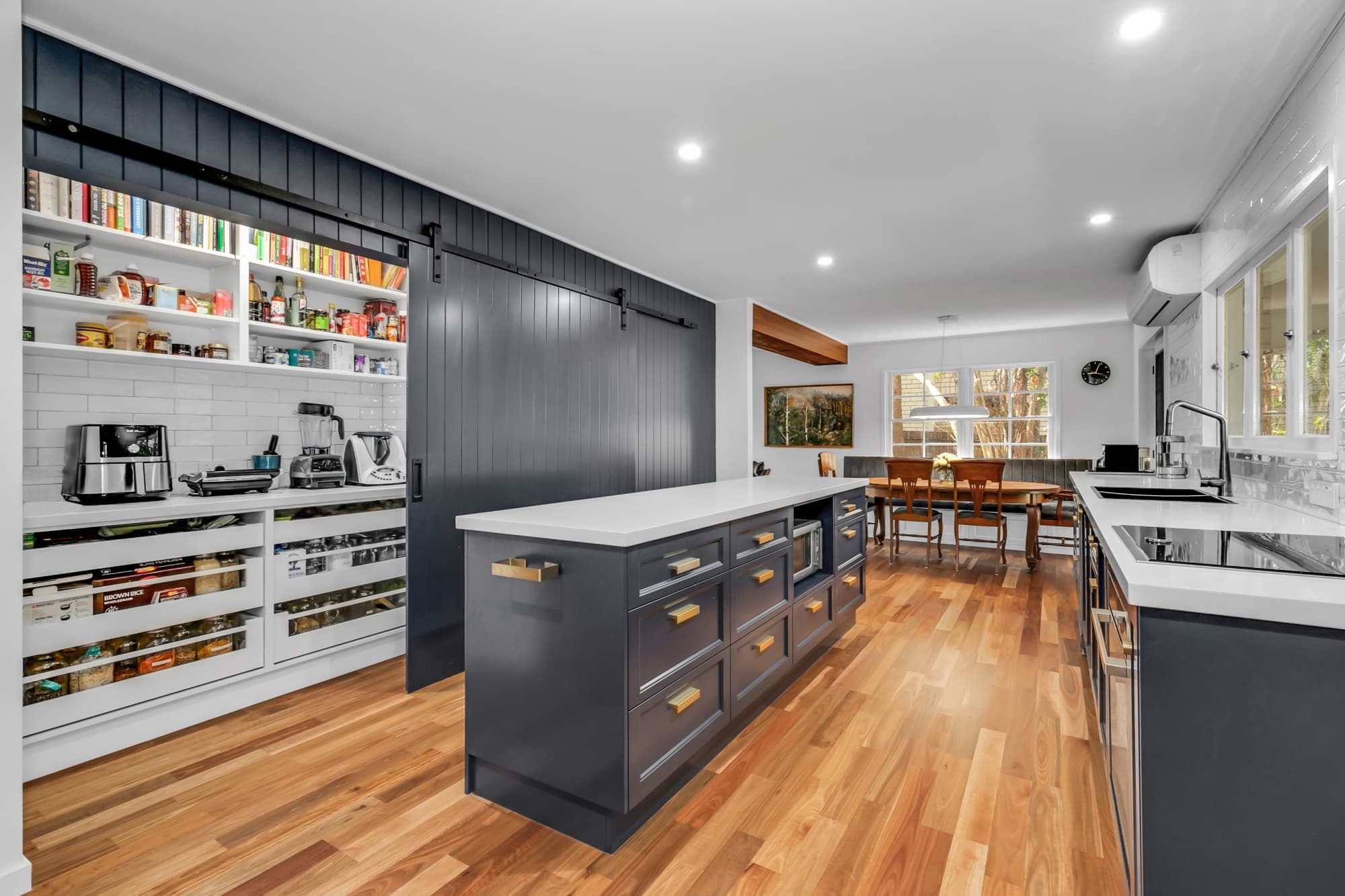 99 Kenmore Road, Kenmore - Thumbnail 2