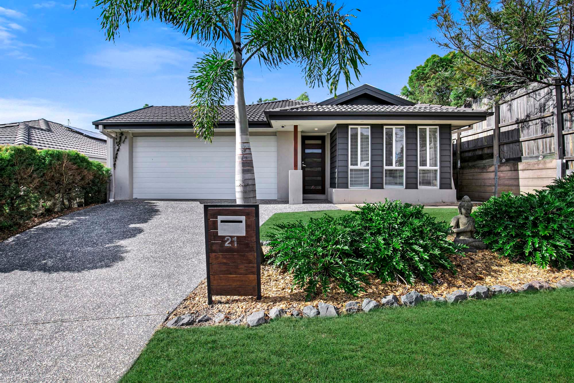 21 Hall Court, Bellbird Park - Thumbnail 3