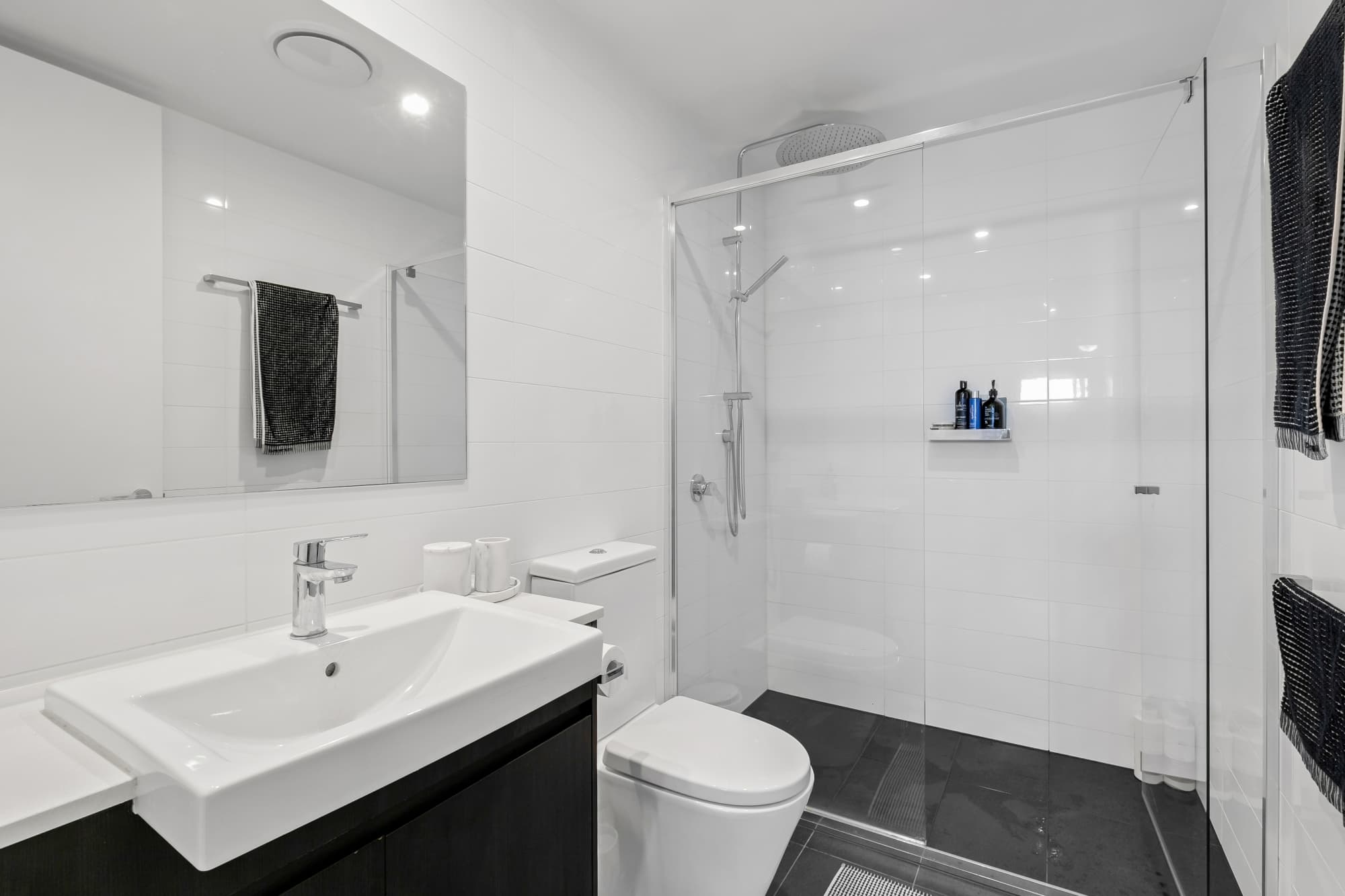 303/133 Clarence Roa..., Indooroopilly - Thumbnail 6
