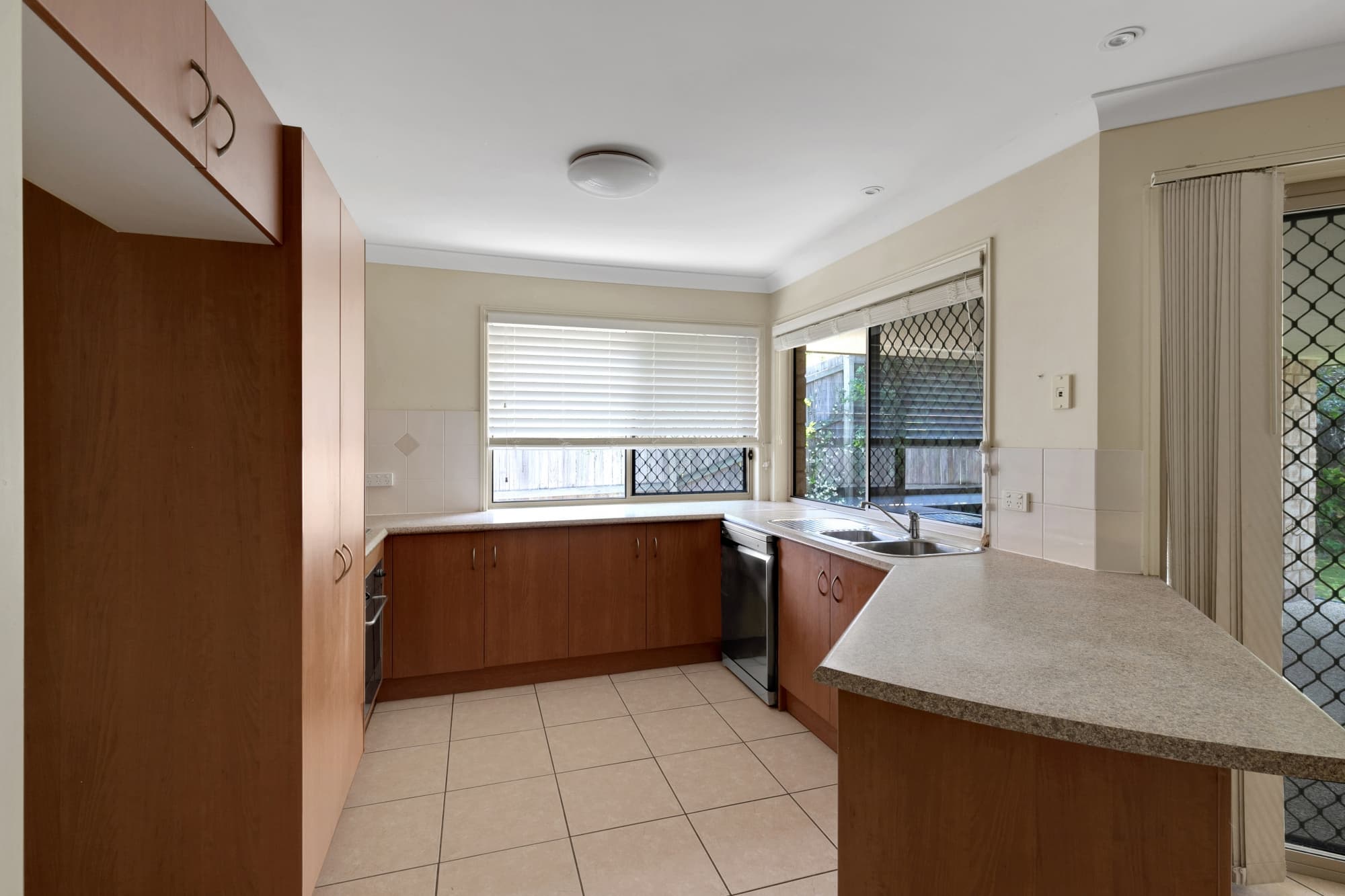 25 Yaggera Place, Bellbowrie - Thumbnail 2