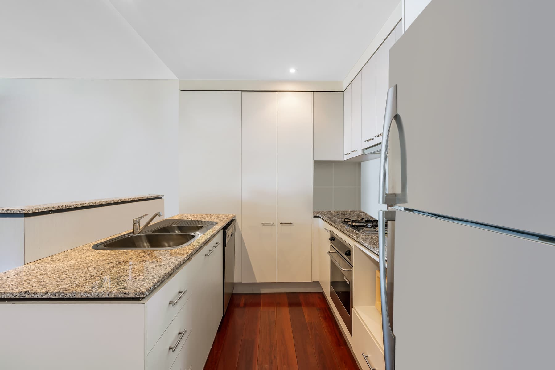 18/26 Holland Street, Toowong - Thumbnail 3