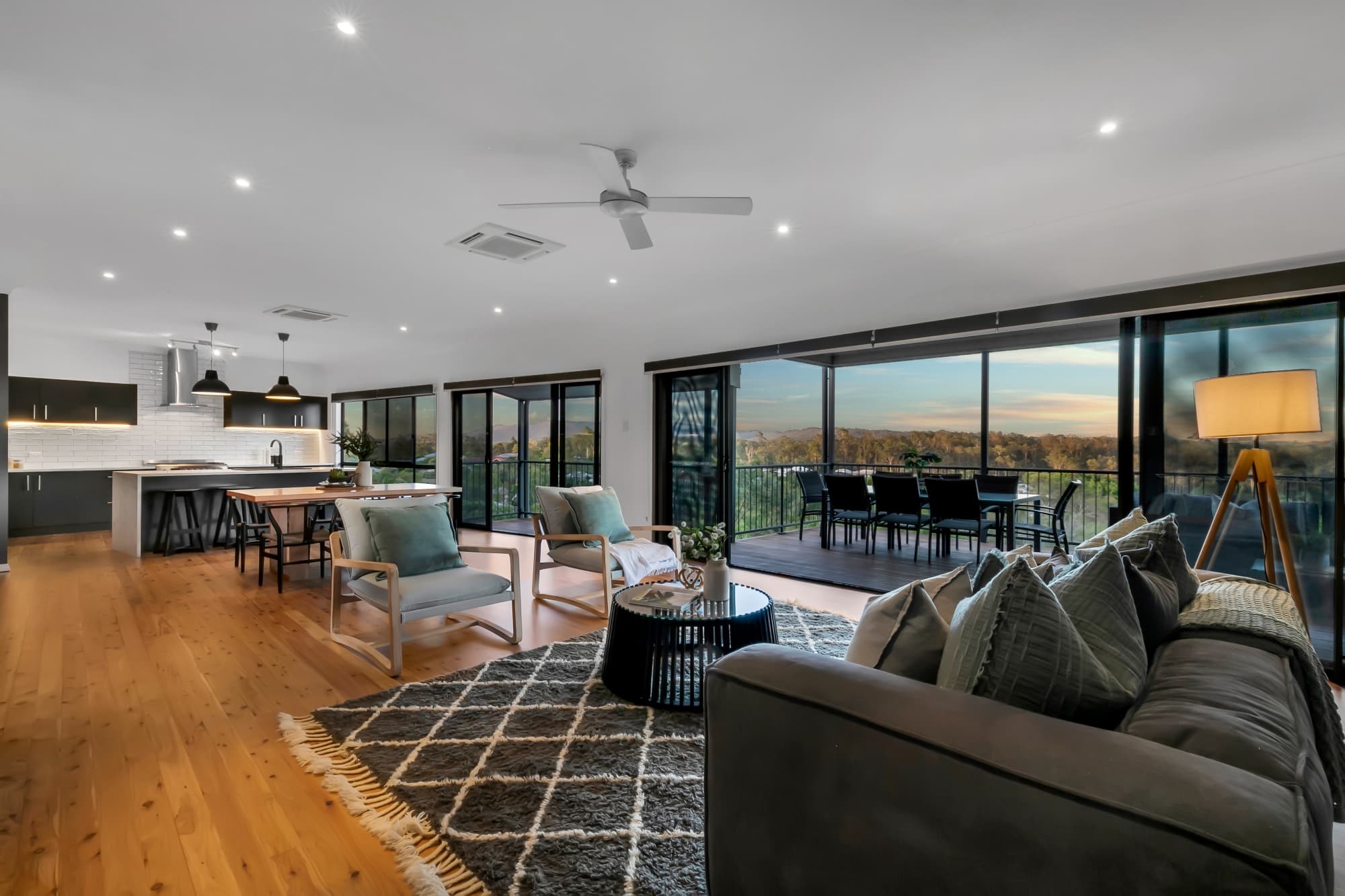 98 Gibson Crescent, Bellbowrie - Thumbnail 3