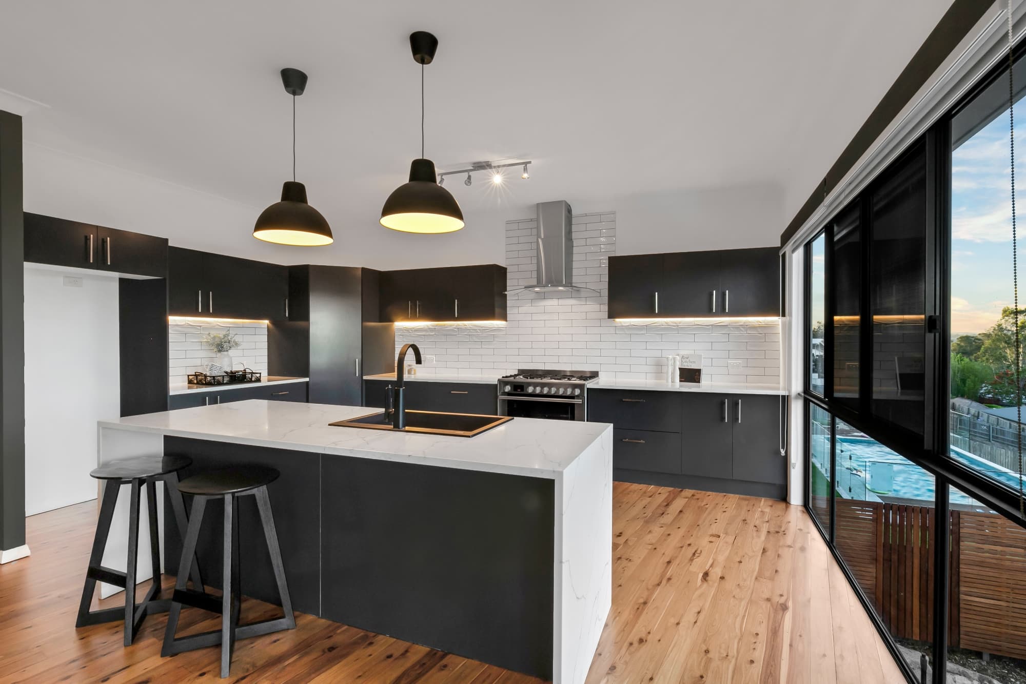 98 Gibson Crescent, Bellbowrie - Thumbnail 4