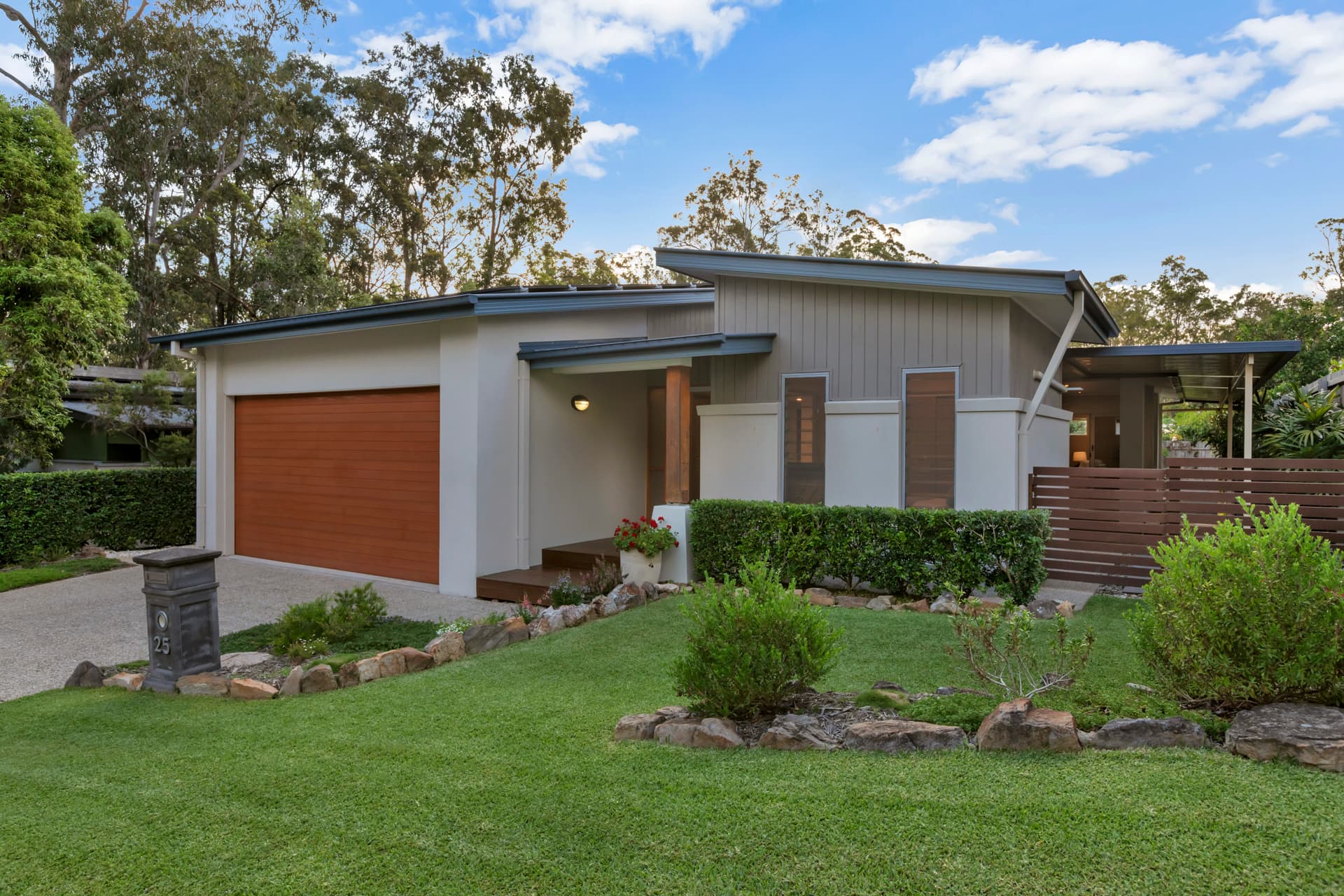 25 Lomandra Place, Chapel Hill - Image 1