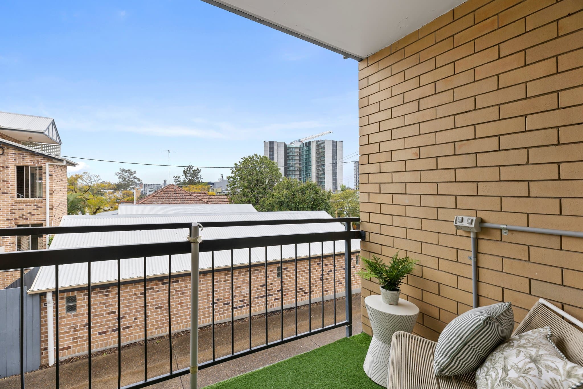 2/19 Augustus Street, Toowong - Thumbnail 4
