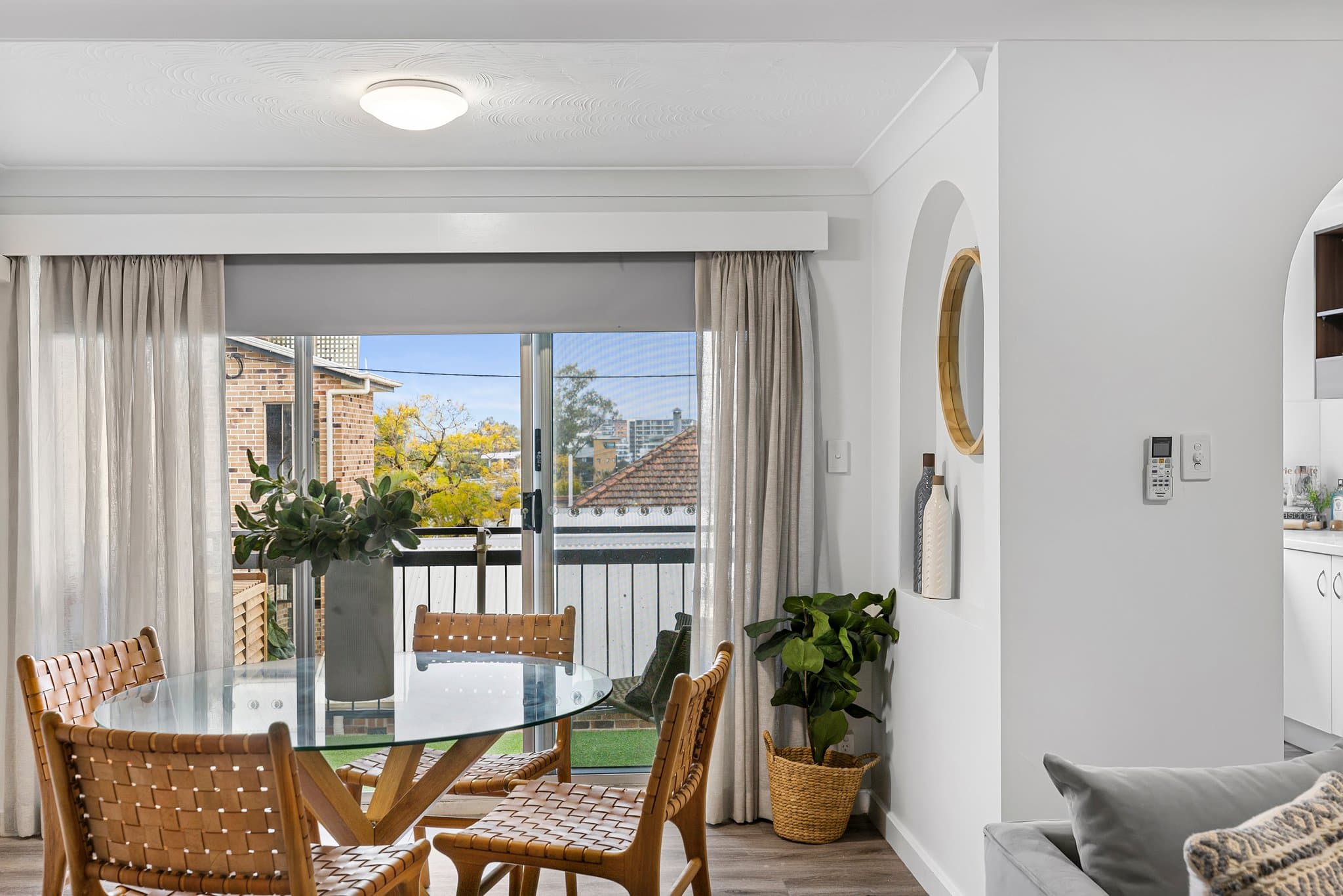 2/19 Augustus Street, Toowong - Thumbnail 3