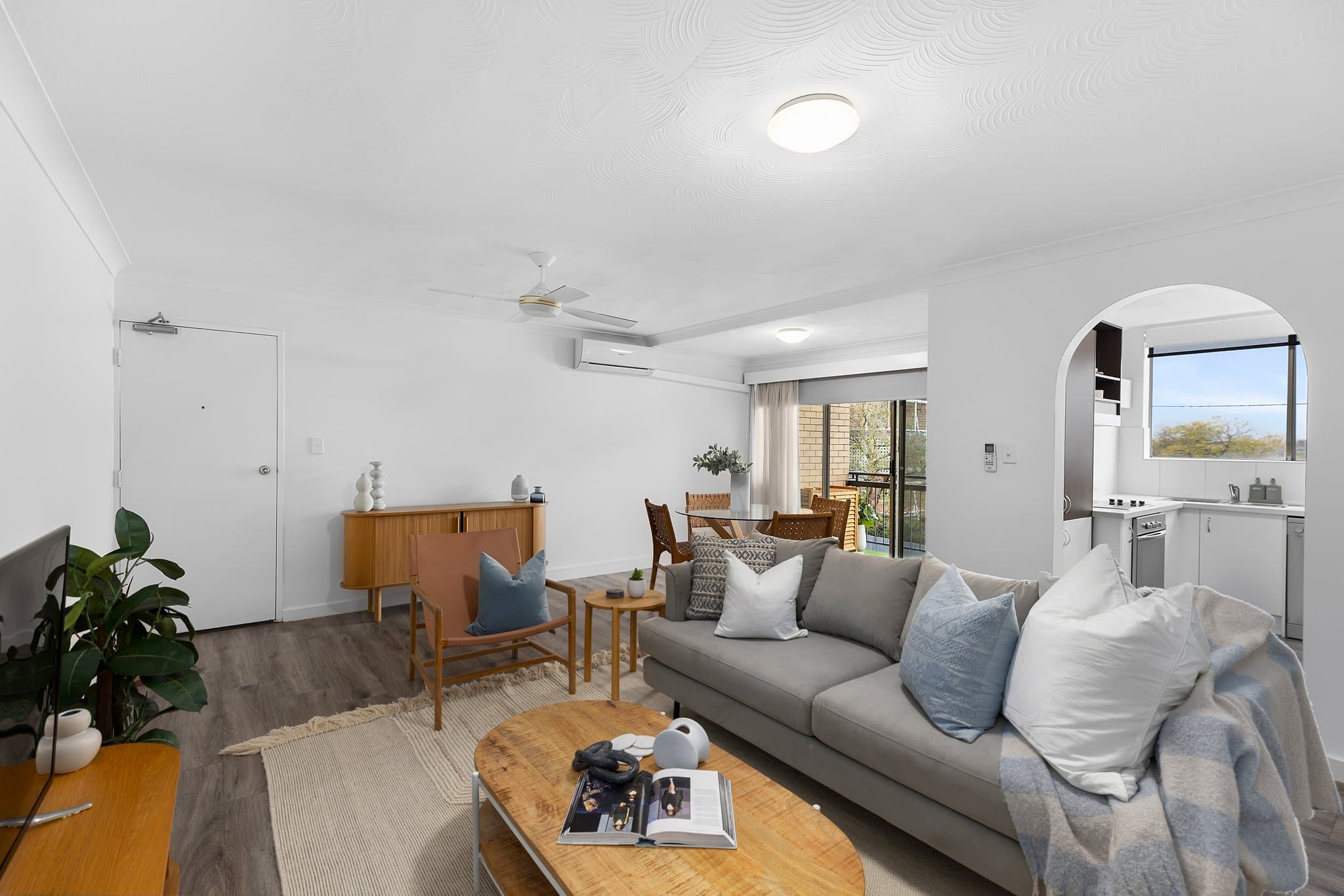 2/19 Augustus Street, Toowong - Thumbnail 2