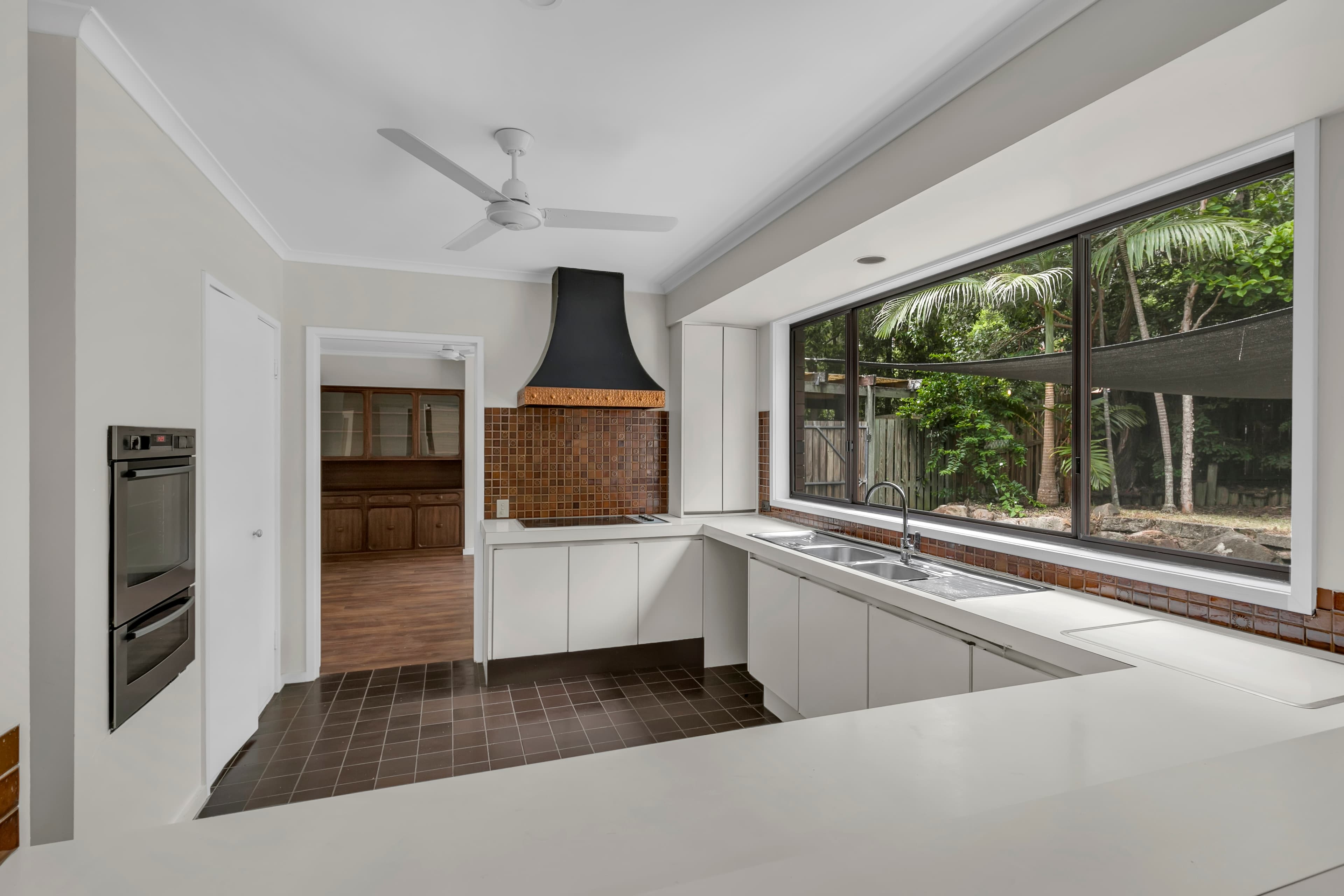 9 Bushlark Court, Bellbowrie - Thumbnail 2