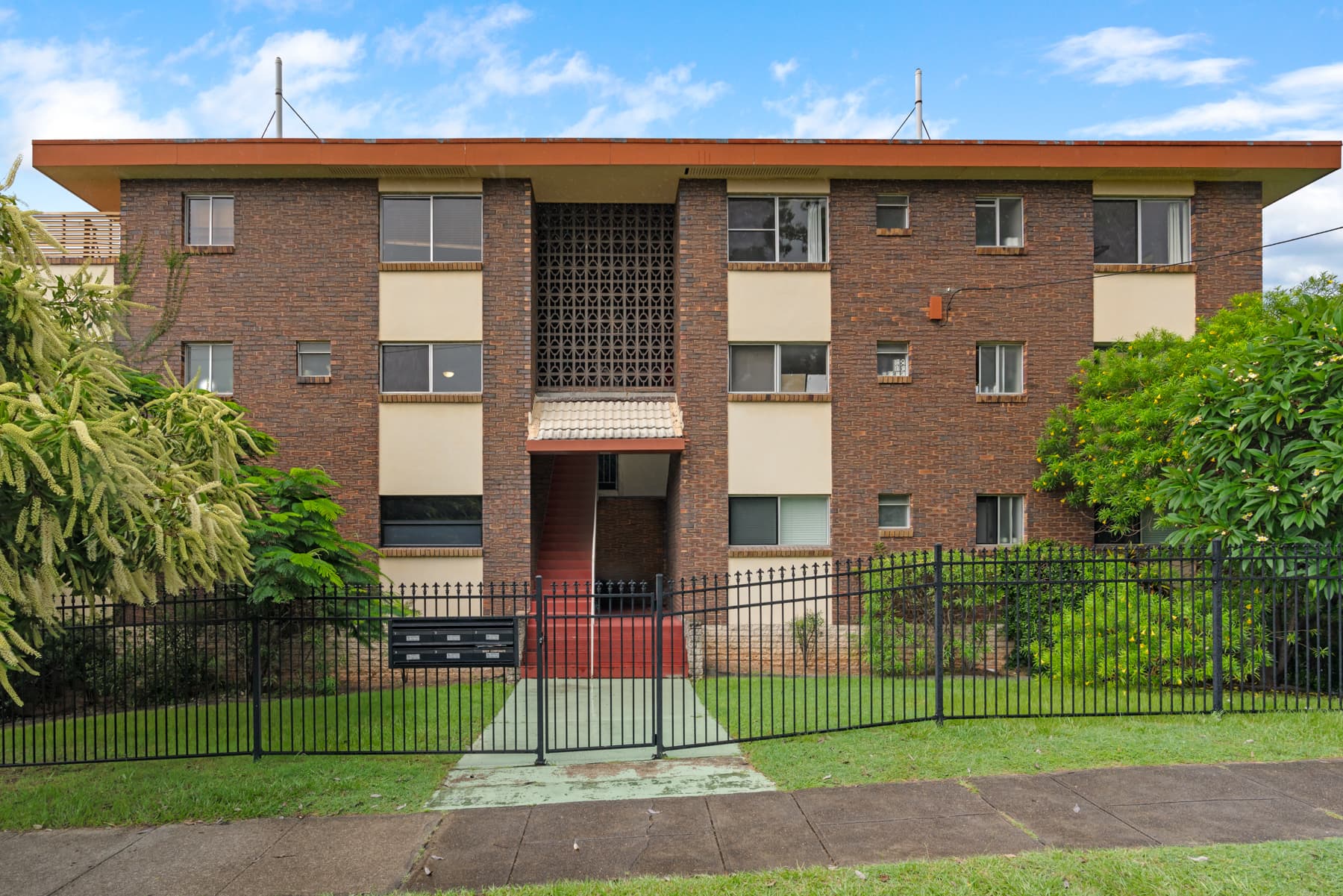 3/42 Miskin Street, Toowong - Thumbnail 2