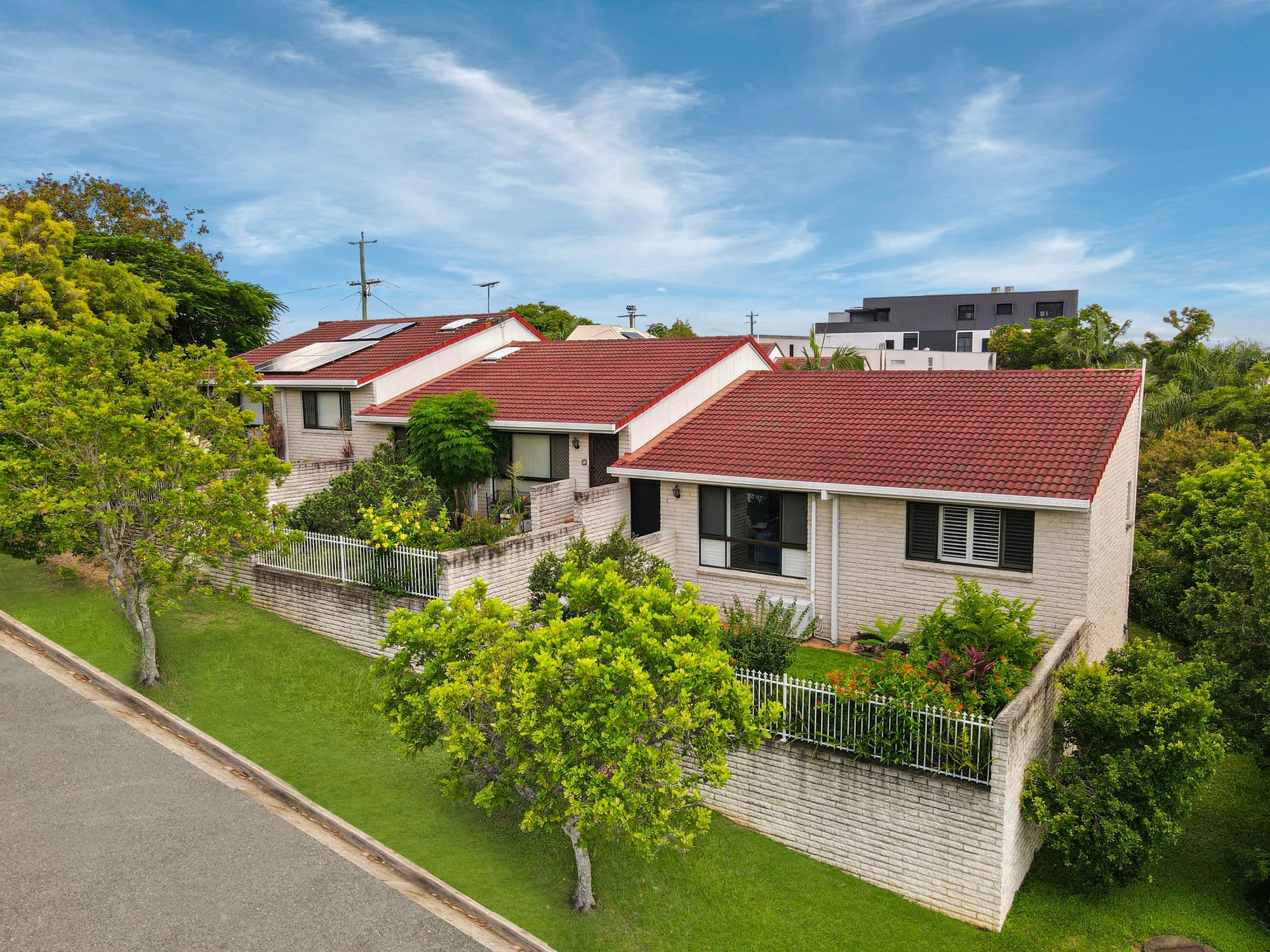 3/19 Clarence Road, Indooroopilly - Image 1