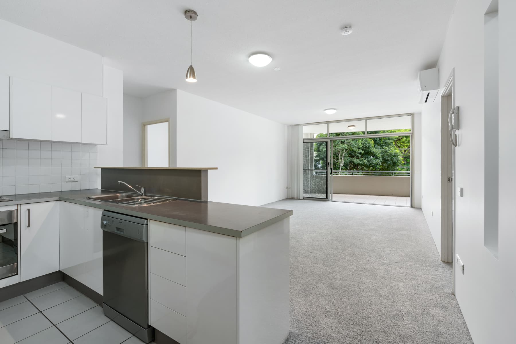 44/2 Campbell Street, Toowong - Thumbnail 3