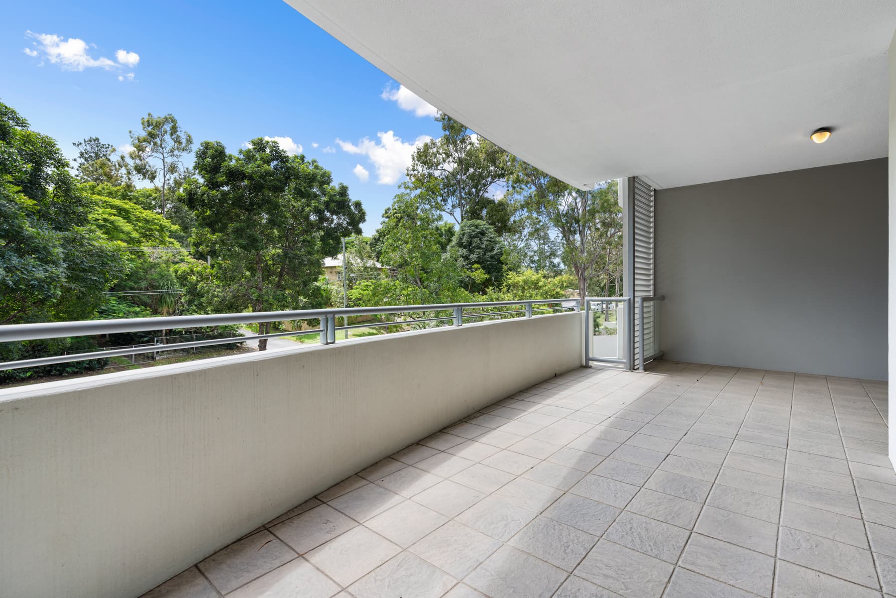 44/2 Campbell Street, Toowong - Thumbnail 2