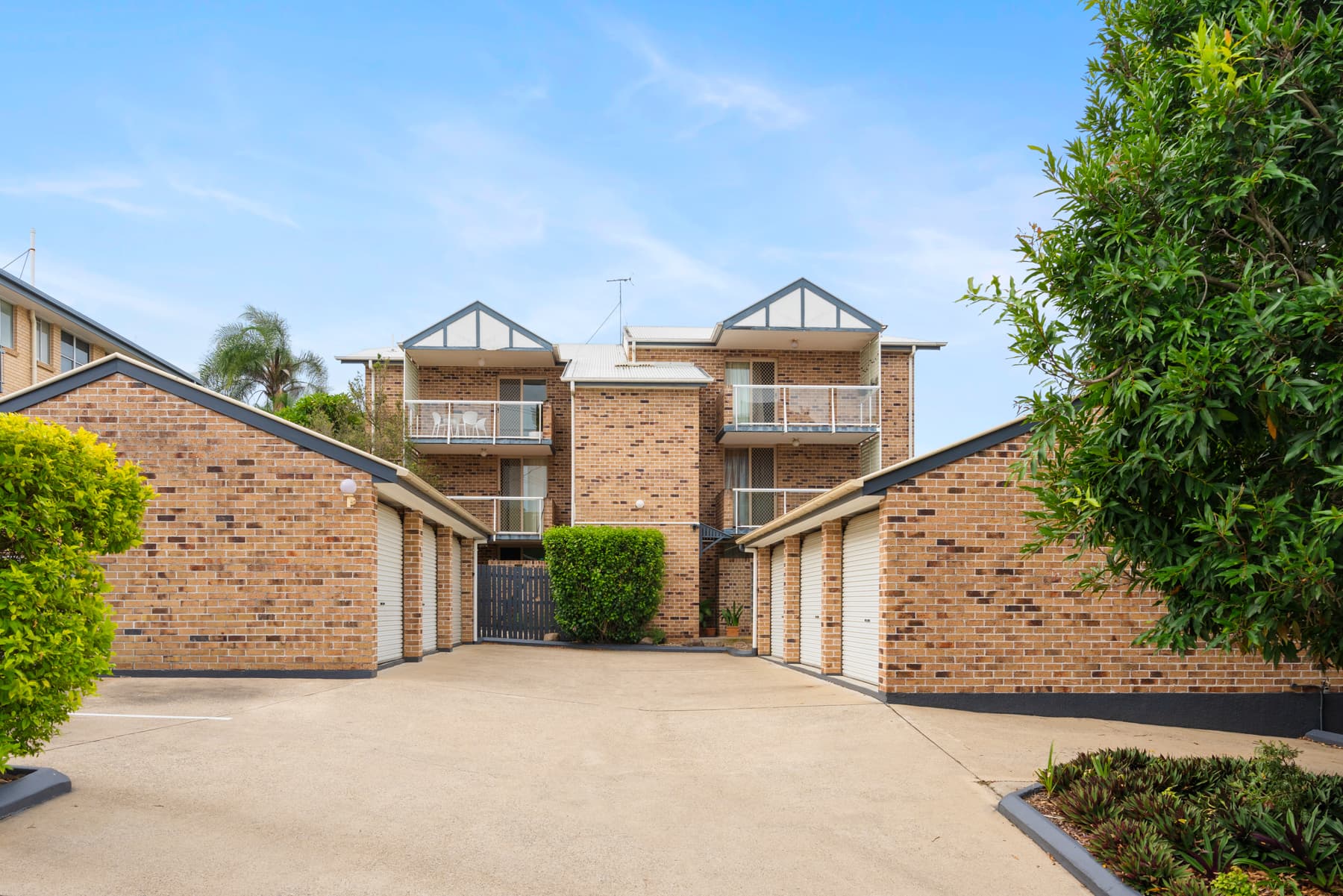 6/15 Augustus Street, Toowong - Thumbnail 3
