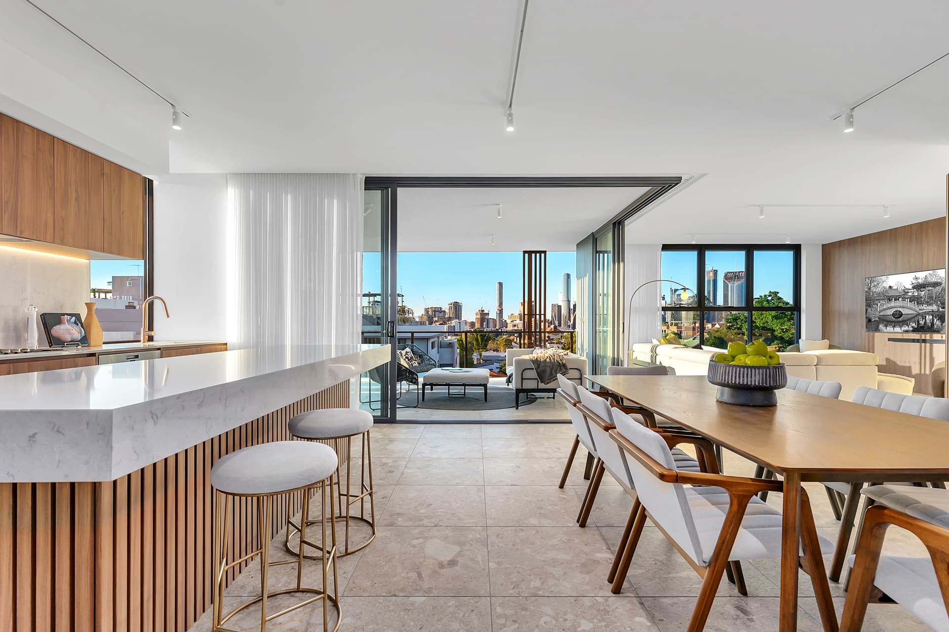 402/11 Carlton Stree..., Highgate Hill - Image 1