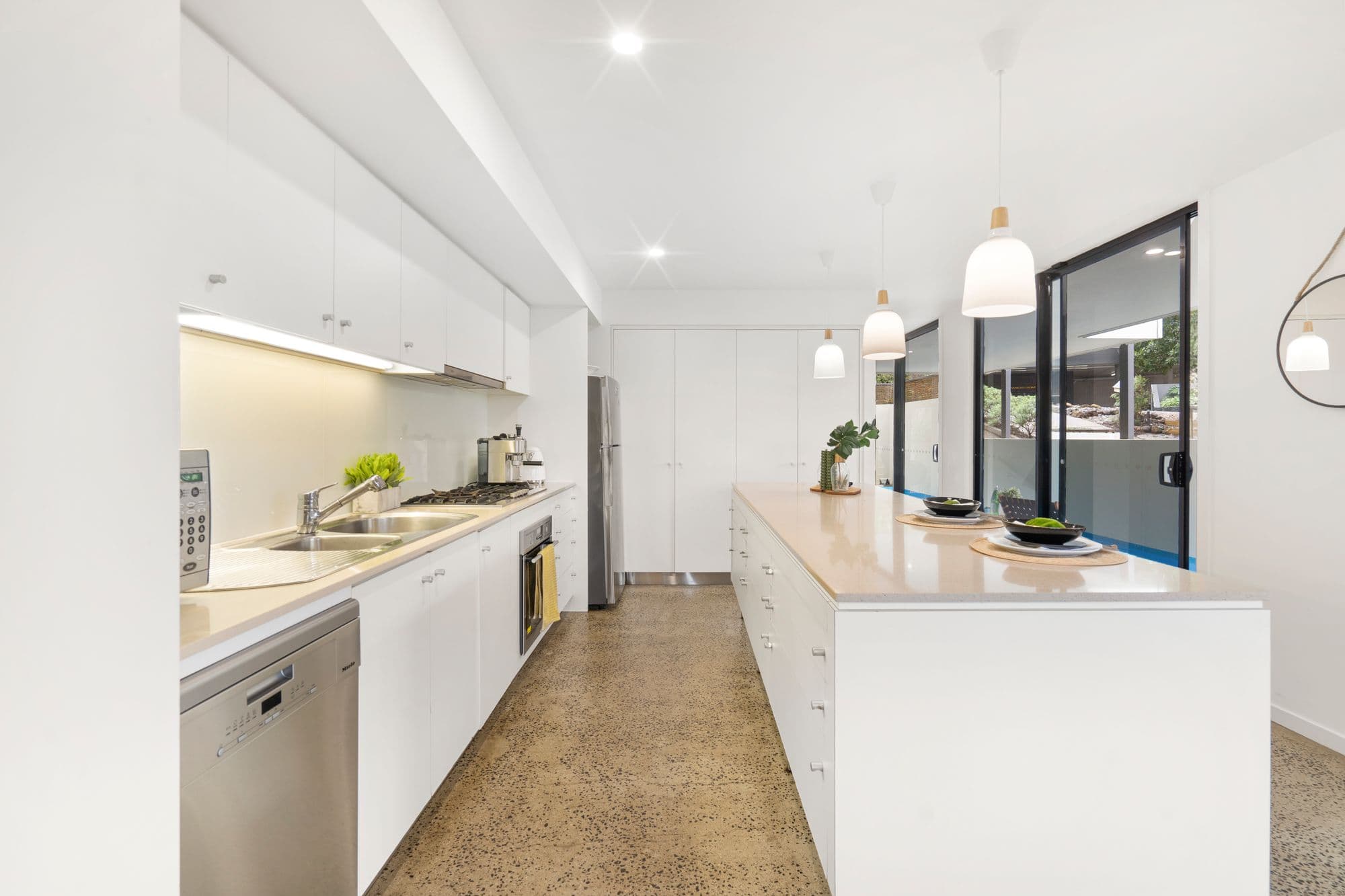 15 Central Avenue, Indooroopilly - Thumbnail 5
