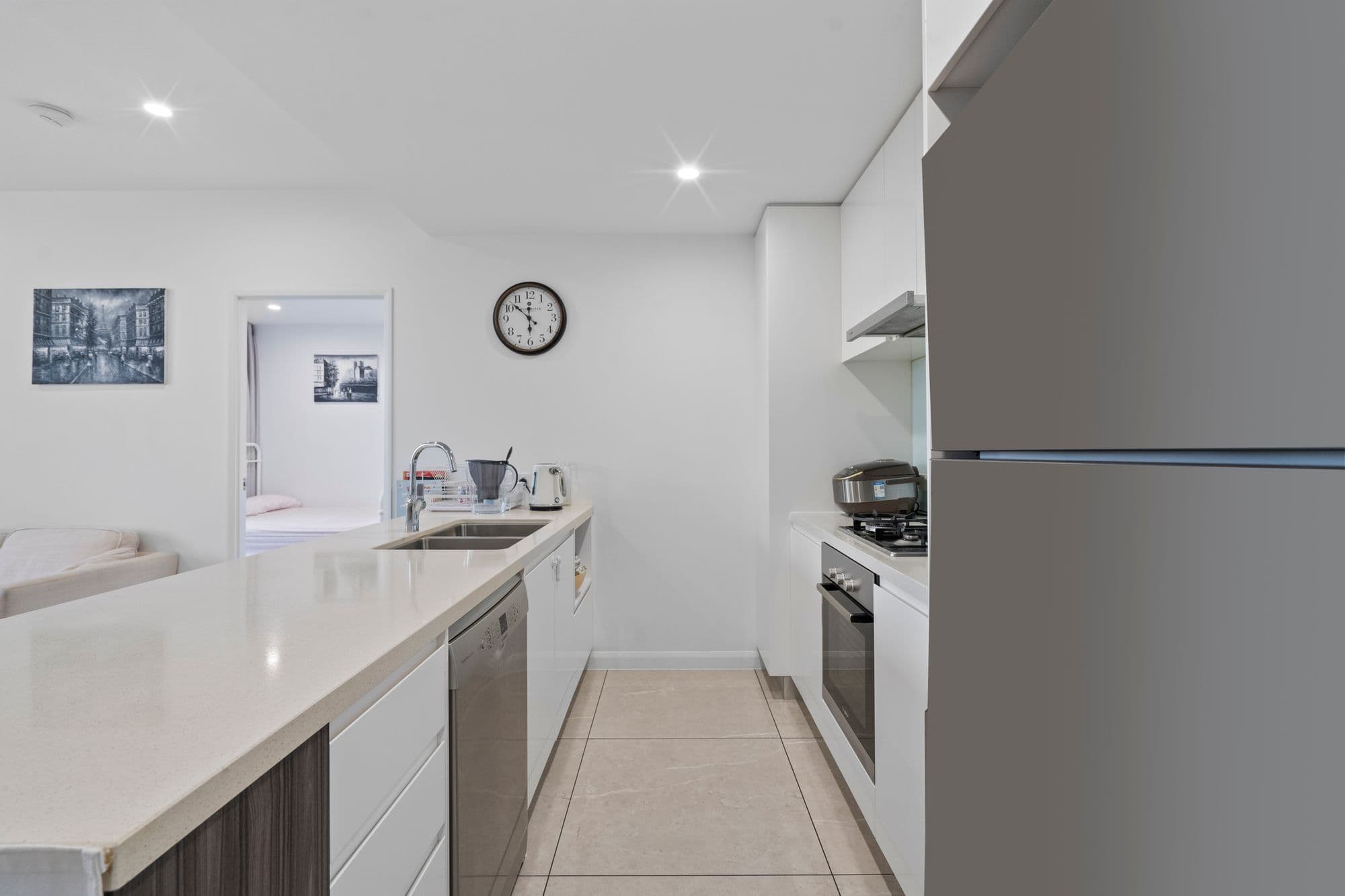 298/181 Clarence Roa..., Indooroopilly - Image 1
