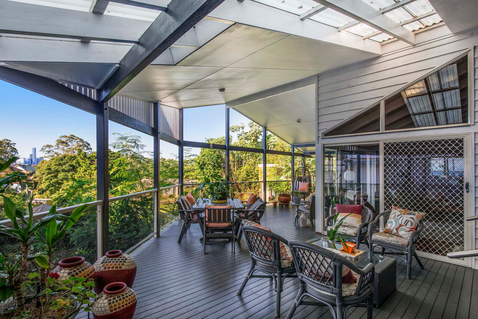 16 Seventh Avenue, St Lucia - Image 1
