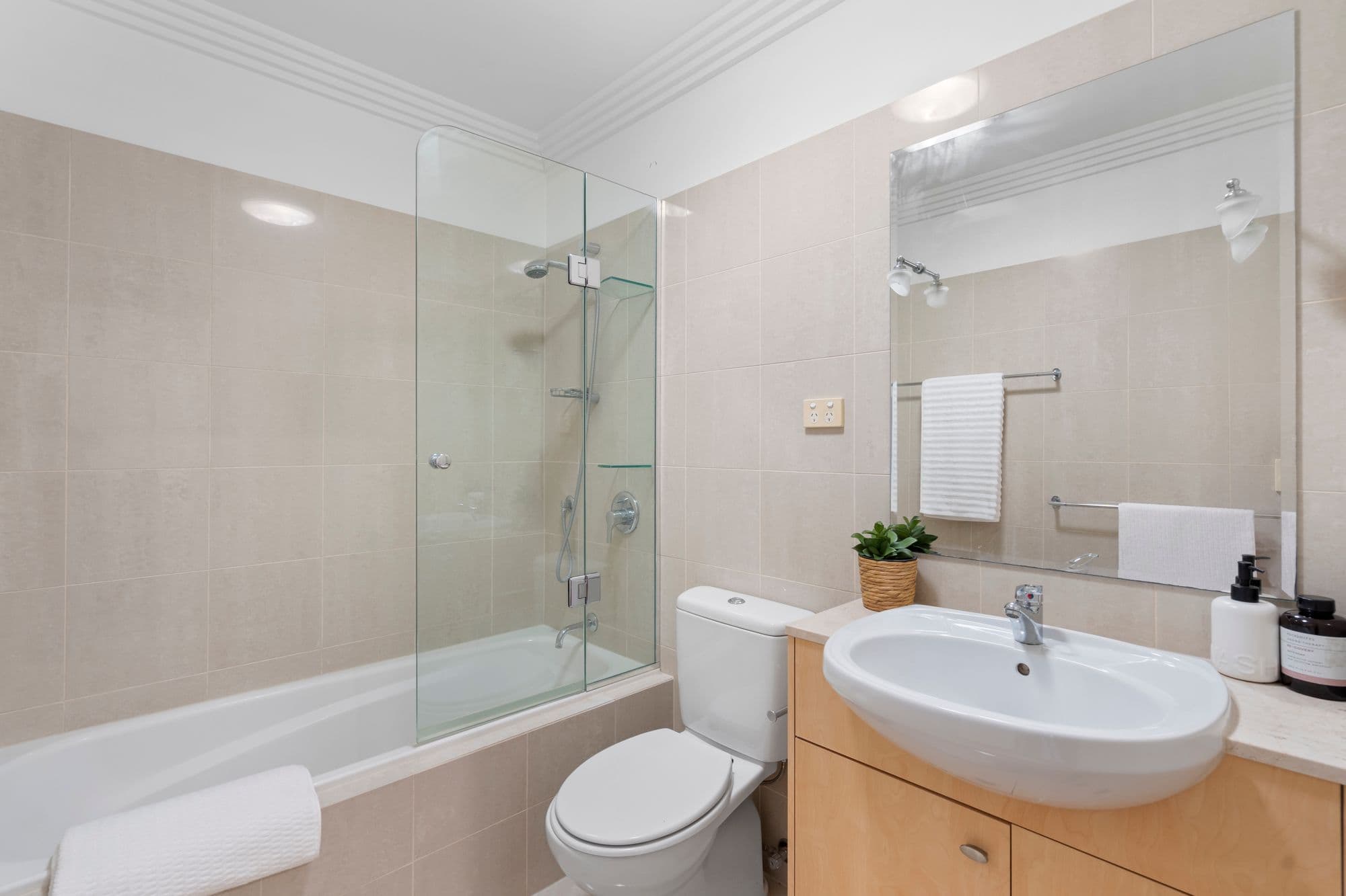 3 Cecil Street, Indooroopilly - Thumbnail 8