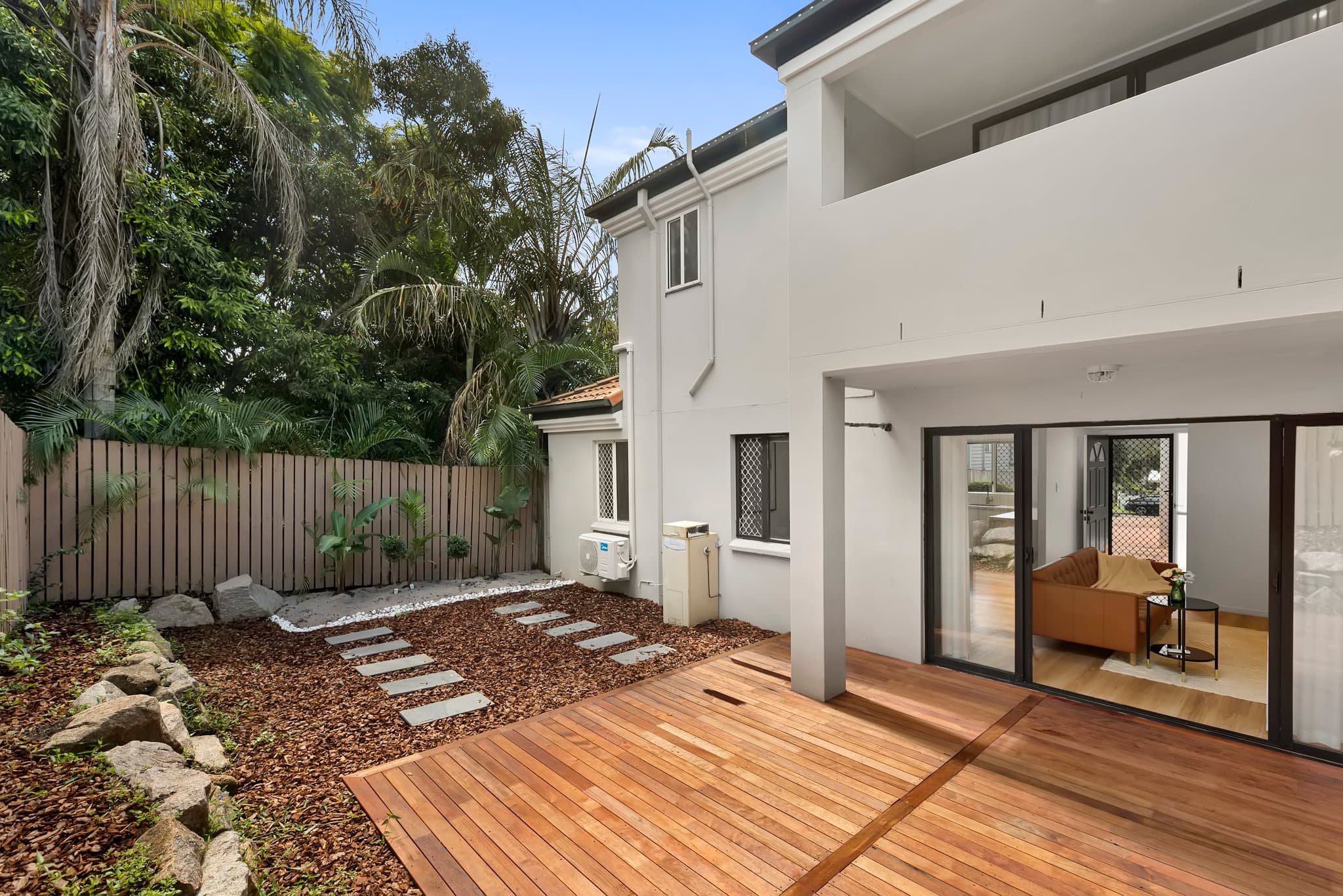 4/47 Warren Street, St Lucia - Image 1